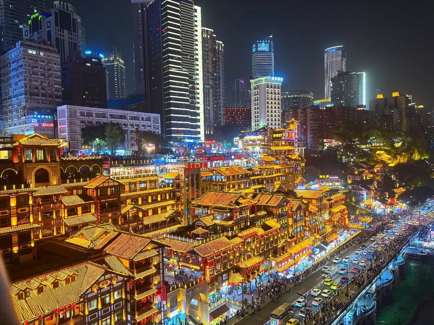 China, April 2025 - Part 2 🇨🇳

📍Chongqing, Xi&rsquo;an, The Great Wall of China.

&bull;

This country exceeded all my expectations this year. We swapped Japan for China due to visa issues, and it turned out to be a hidden gem. A sensory experienc