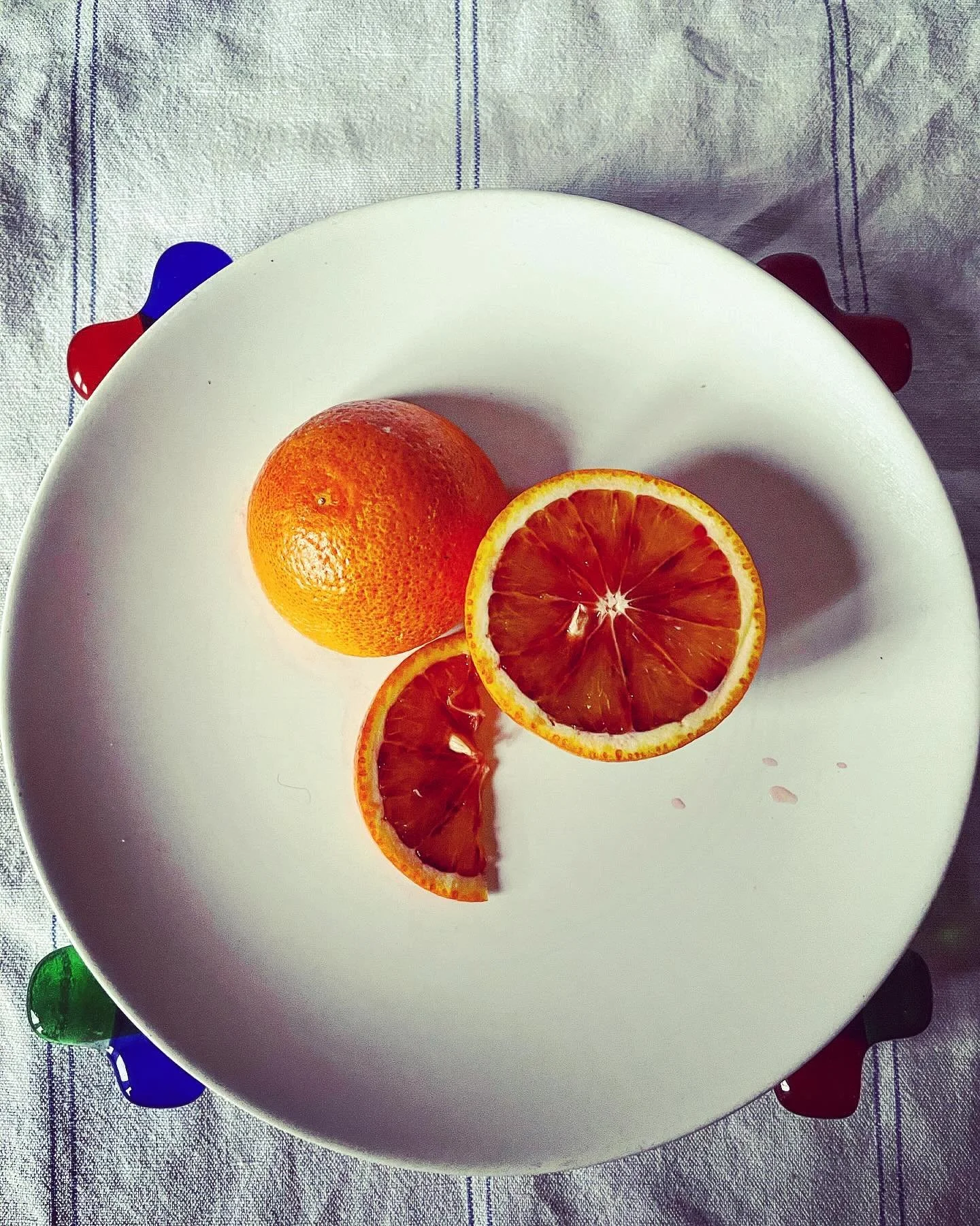 Citrus era 🍊 
Fighting the winter gloom ☁️
.
.
#citrus #bloodorange #wintergloom #foodstuff #instafood #fruits #photogram #foodblog