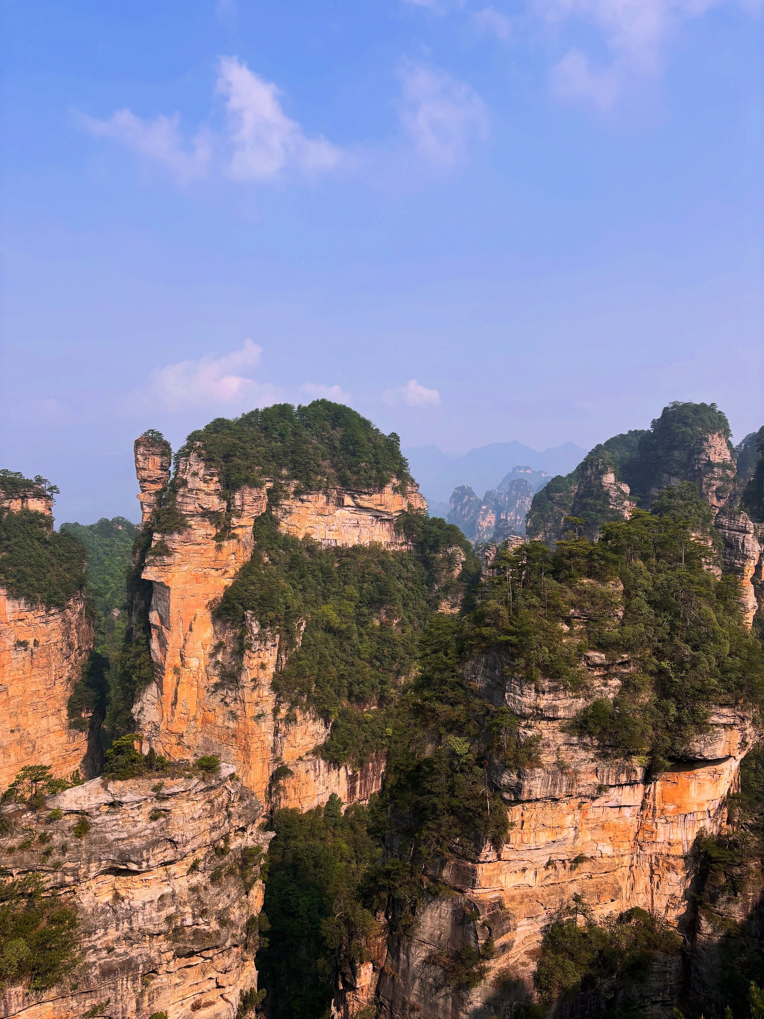 The first picture you see on my website is a scenery of Zhangjiajie&rsquo;s most famous mountains. They have inspired movie makers and made China one of the best nature-focused destinations. And there, we found the top of the world 🇨🇳⛰️🌲

Take a s