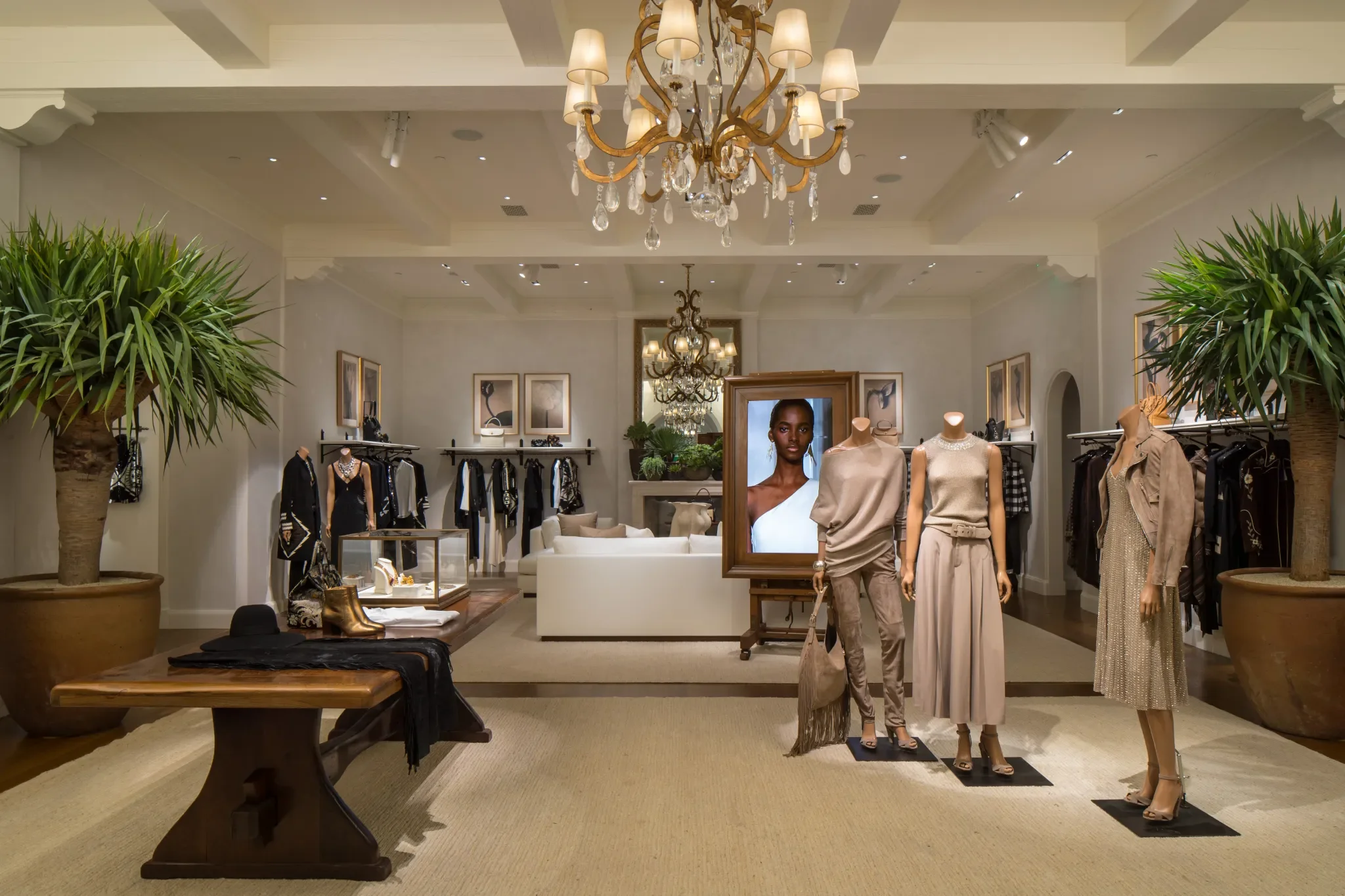 beverlyhills_storeopeningpictures_0022.webp
