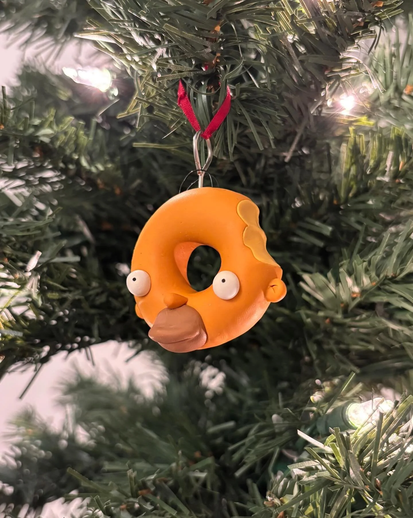 Halloween may be over, but Donut Head Homer is here through the holidays 🎄🍩