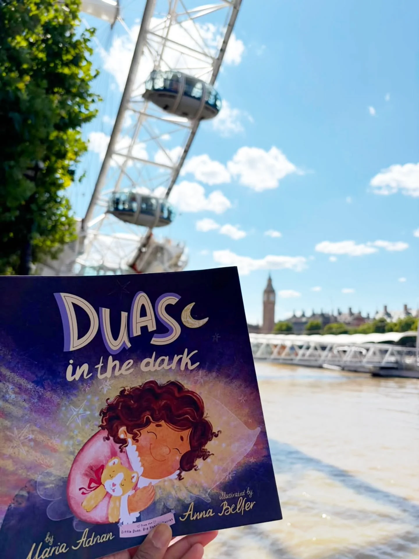 From a quiet night in Newmarket to the banks of the Thames. 🌙 🇬🇧

Duas in the Dark is now available across the UK on Waterstones, Foyles and Amazon.co.uk.

Link in bio 🤍

#DuasInTheDark #ChildrensBookAuthor #IslamicBooksForKids #islamickidsbooks