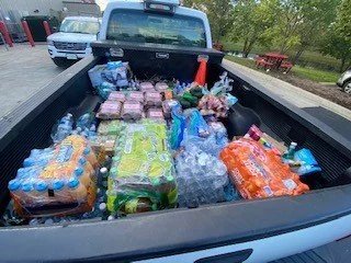 Volunteers got paired up with donors and agencies to do a 15 min drive. Efficient logistics using the FRUS app.