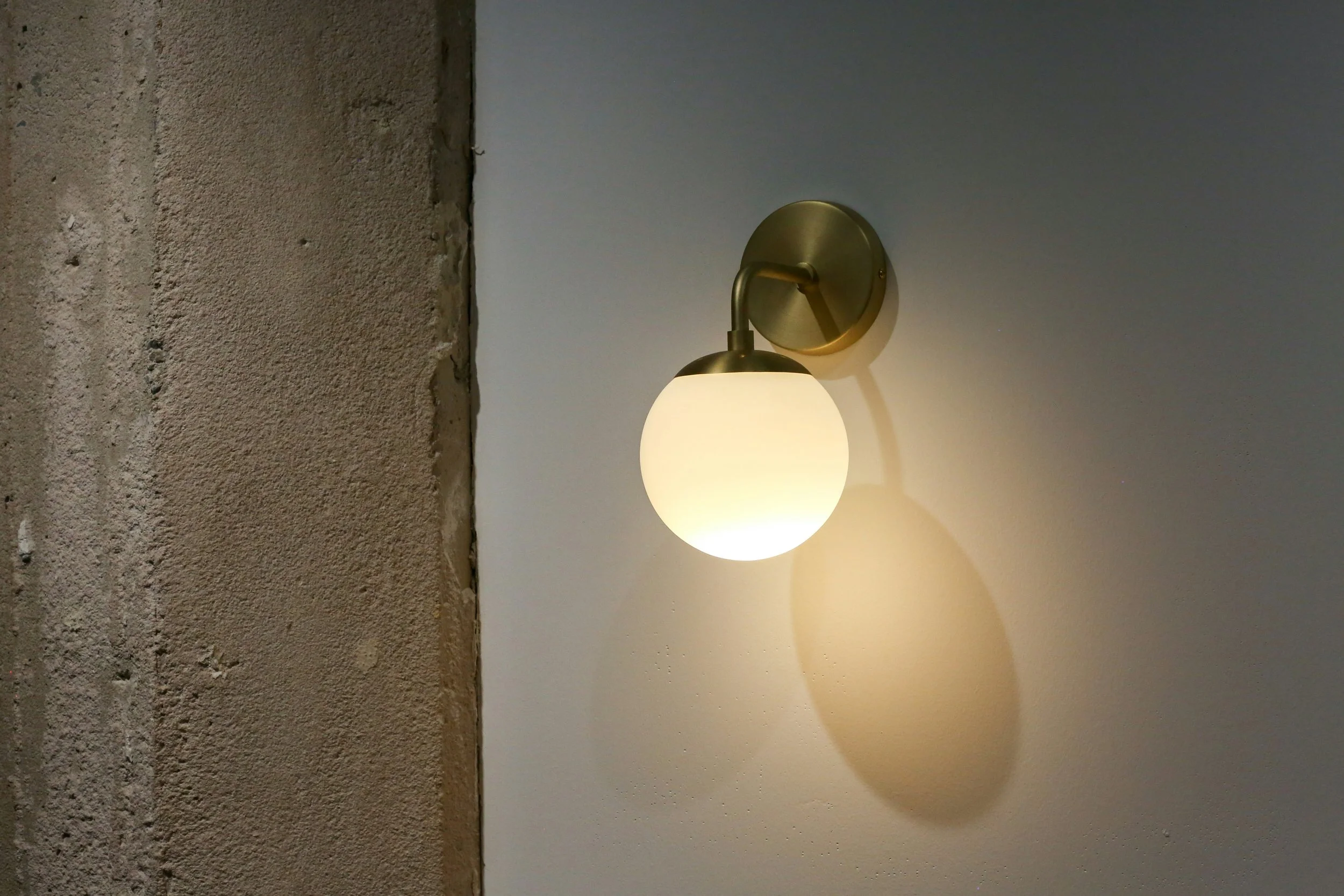 gold light, light turned on