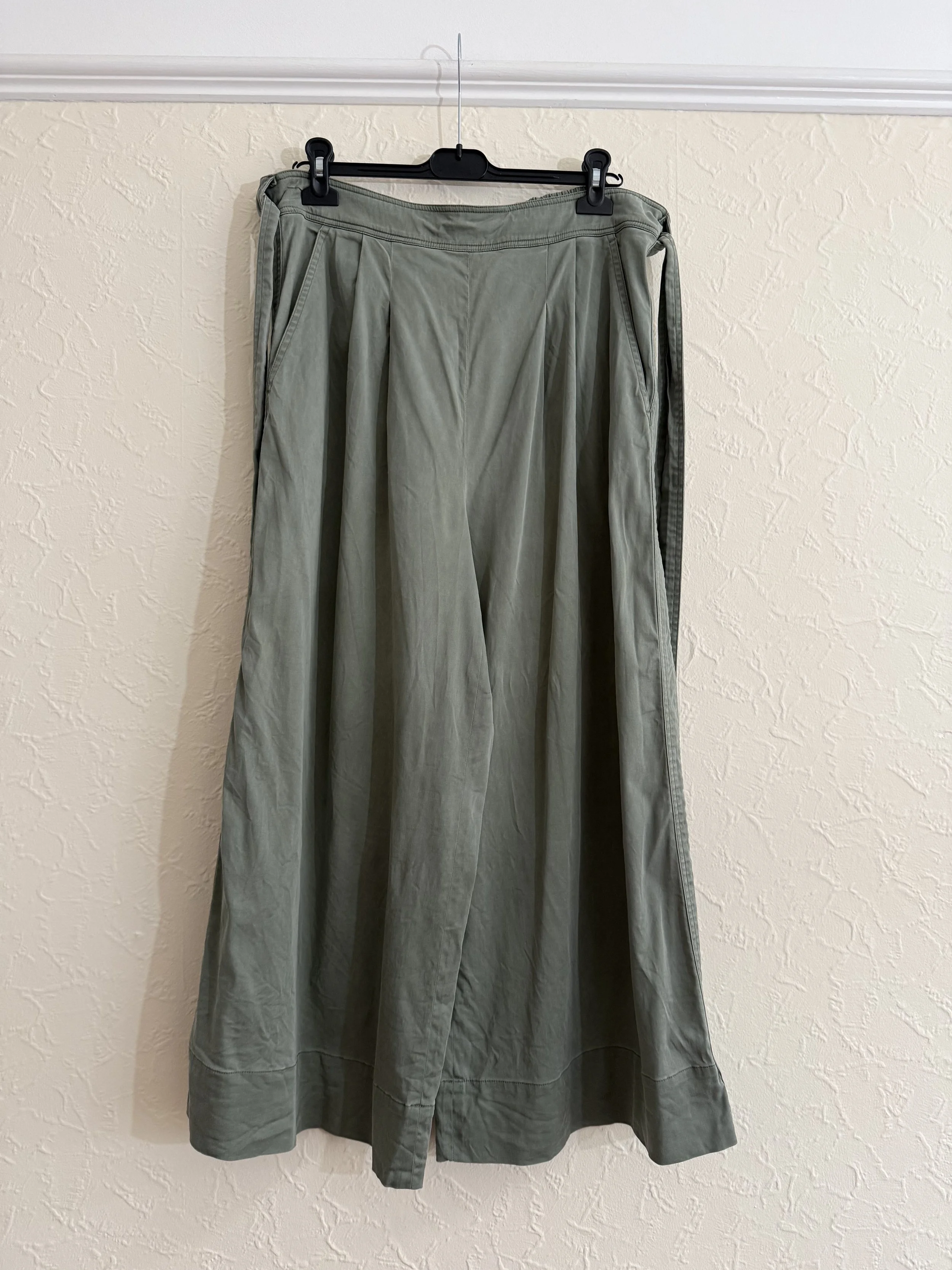 Me + Em Sage Green Palazzo Pants 16