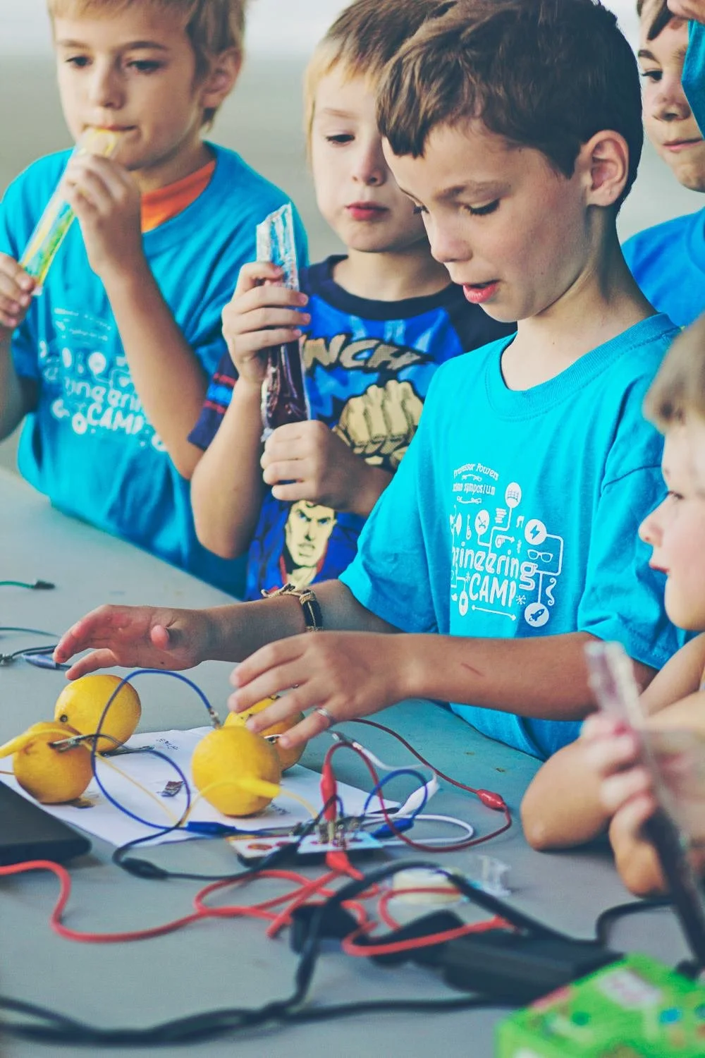 Did you know you can make a battery out of lemons? You can. 