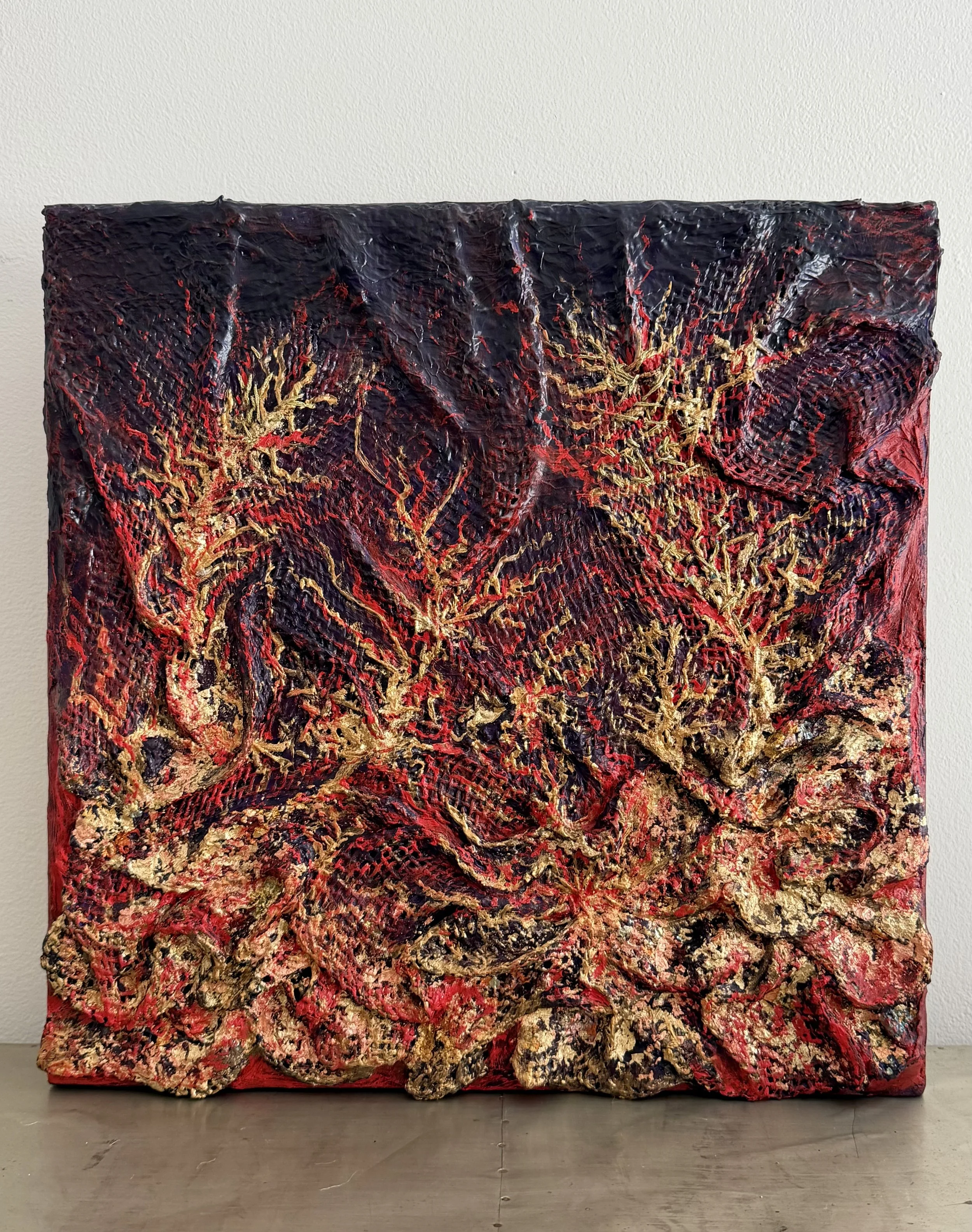 Glowing golden lichen on dark purple primordium, 14x14