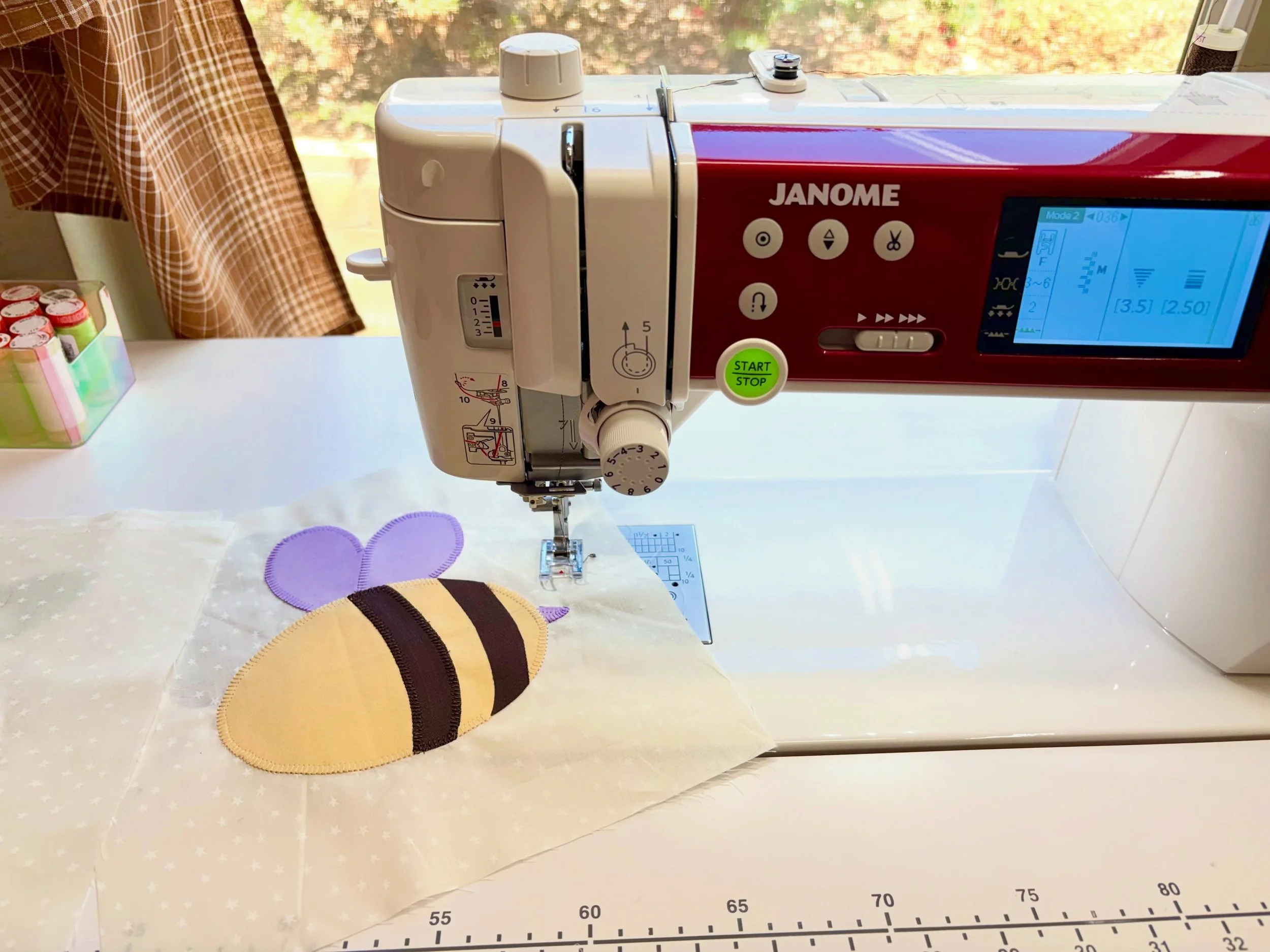 Started this quilt at 36 weeks pregnant. Surprise, surprise&hellip;I did not finish it before baby arrived. 😂

Now, she&rsquo;s about to be ONE MONTH OLD and I&rsquo;ve decided I absolutely NEED it for her milestone pictures.

So, apparently we&rsqu