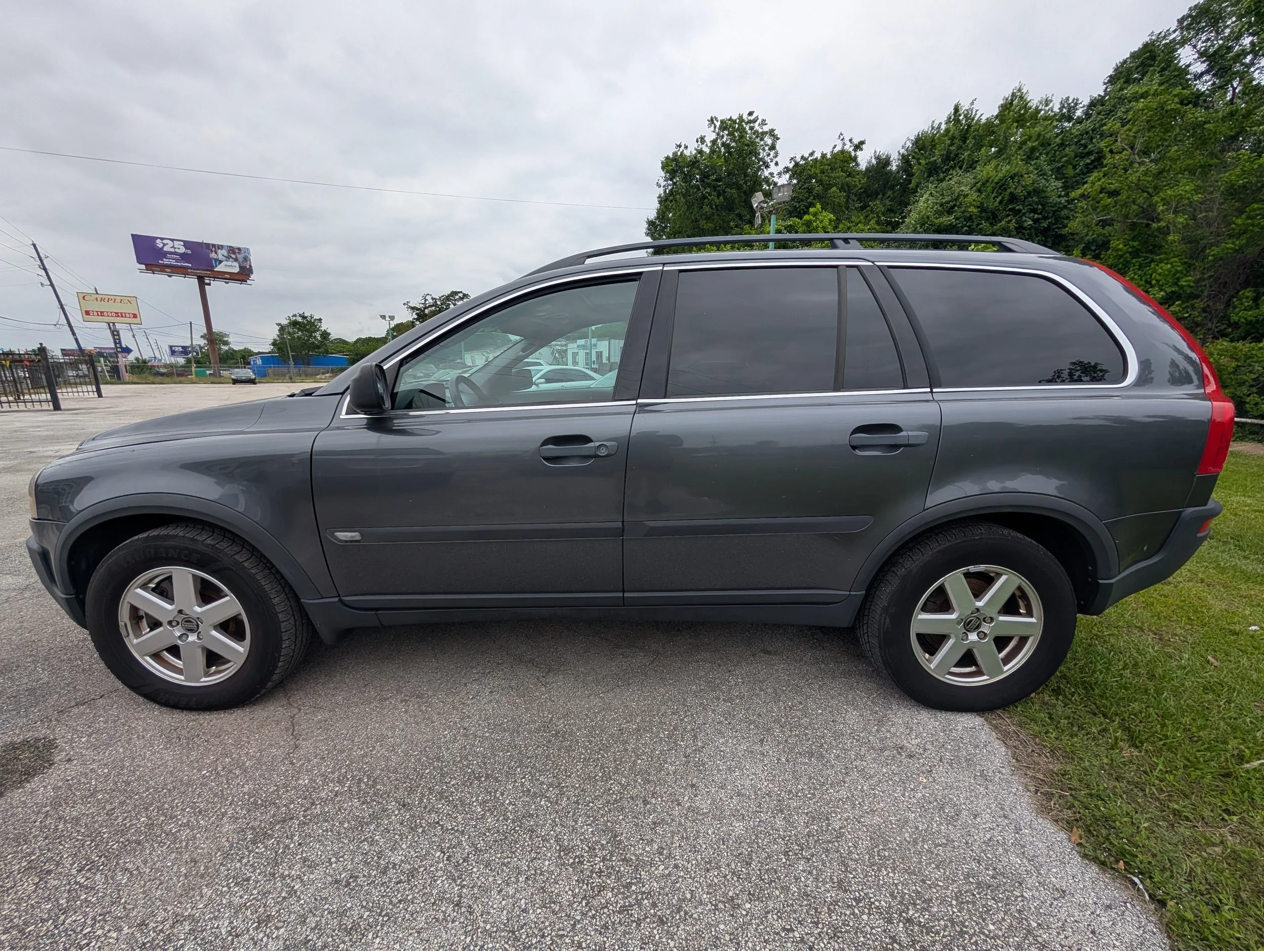 2005 Volvo XC90 $3295