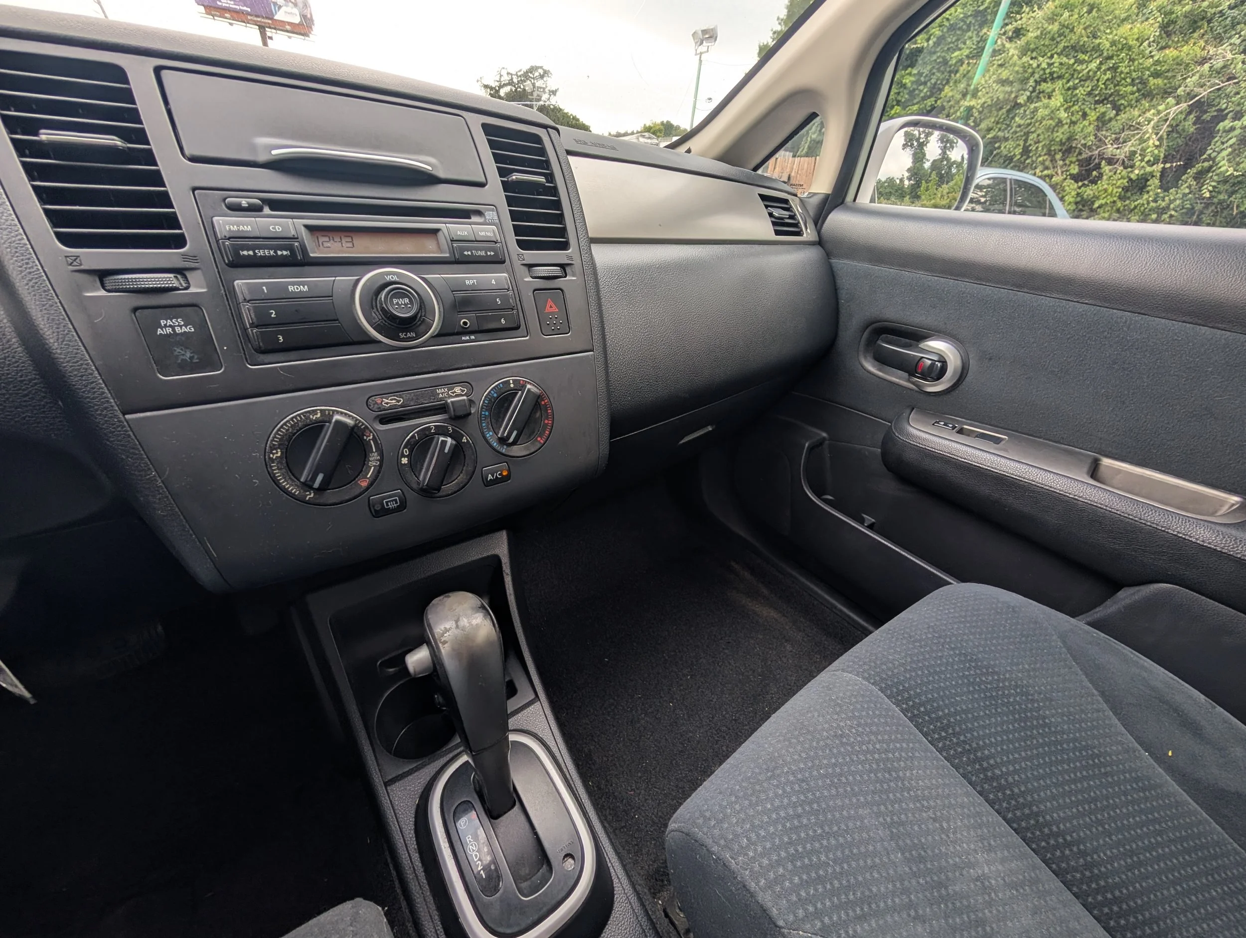 2010 Nissan Versa $2495