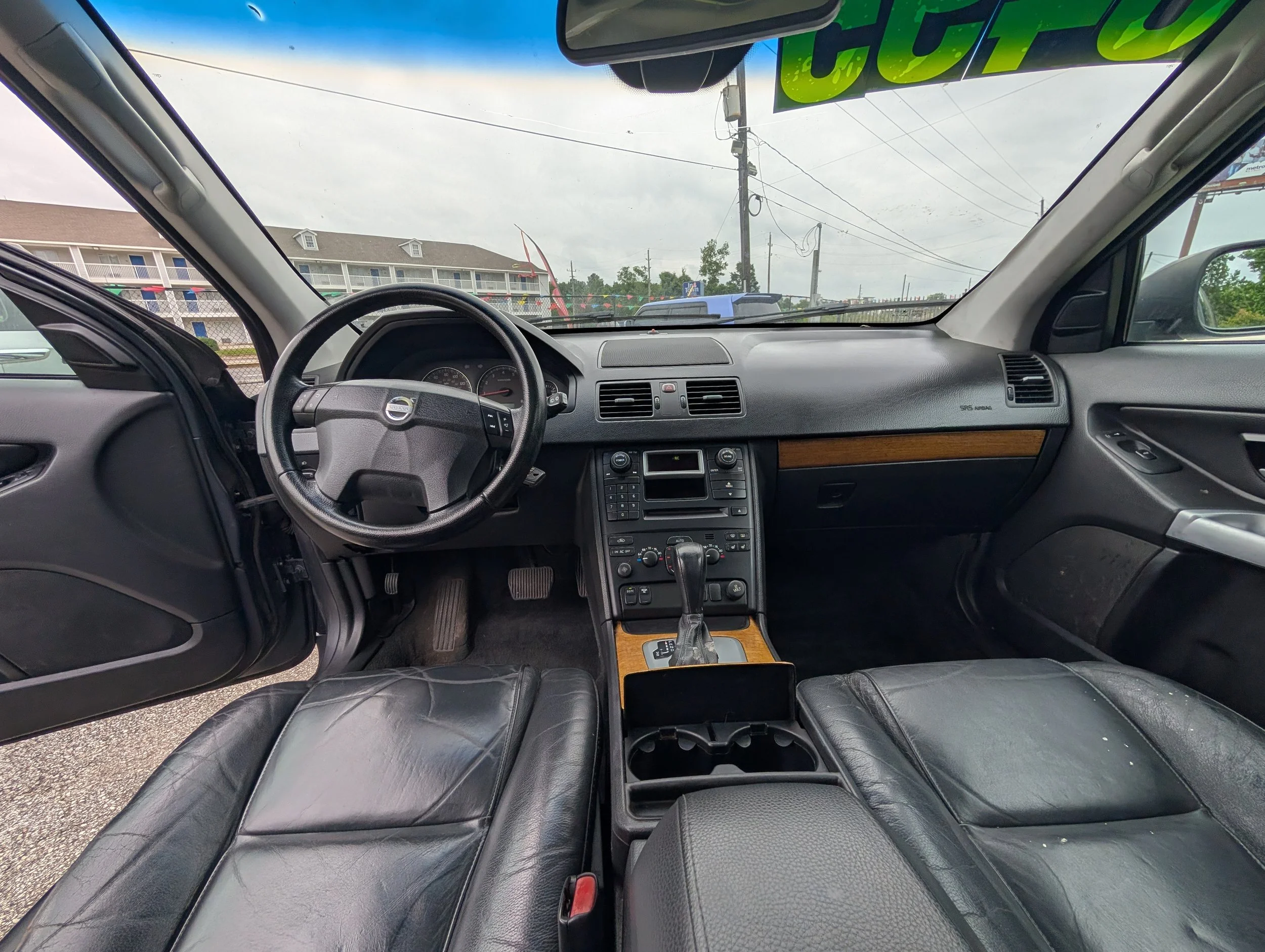 2005 Volvo XC90 $3295