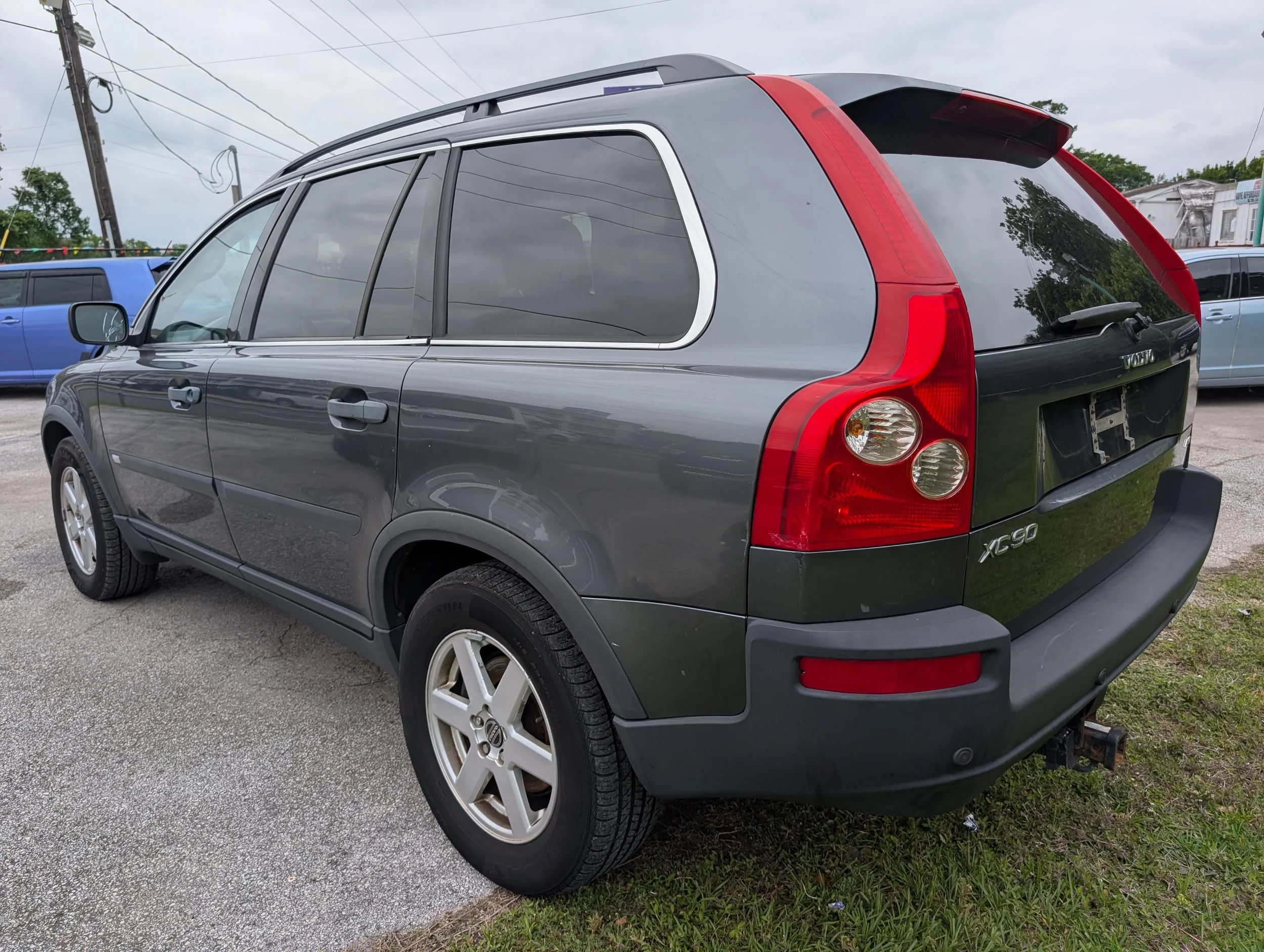 2005 Volvo XC90 $3295