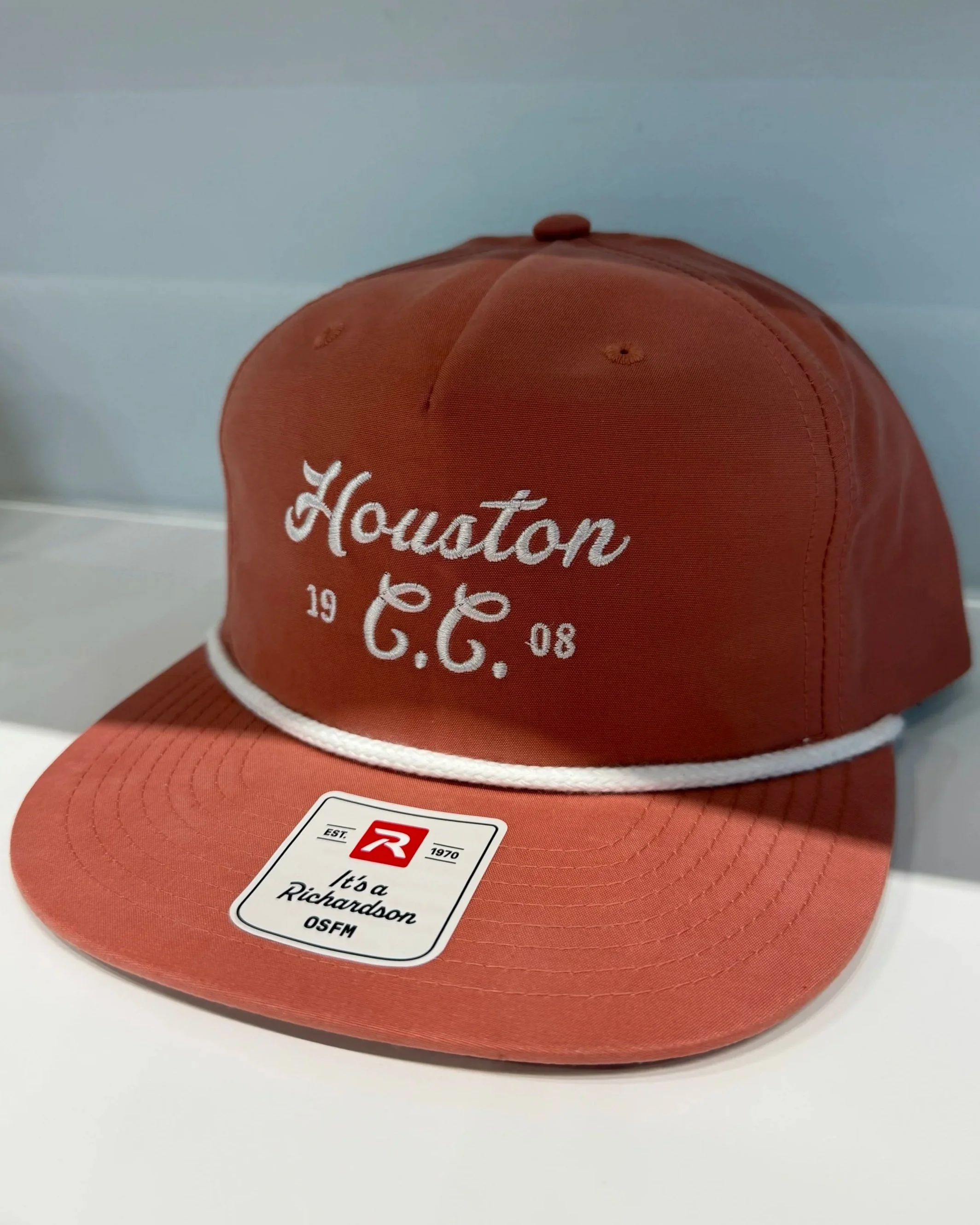 256 - Dusty Red/White