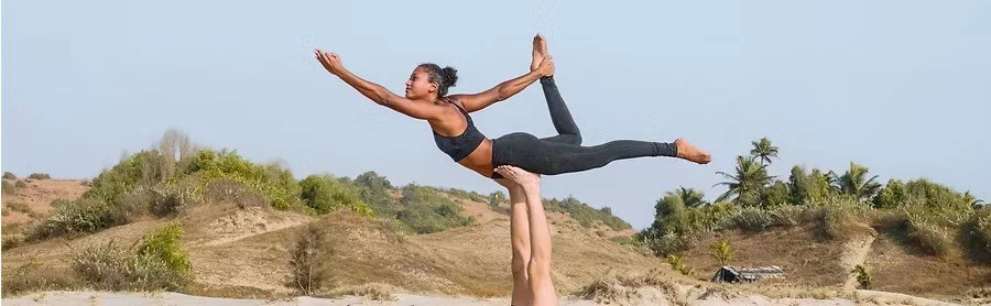 Acro - Yoga
