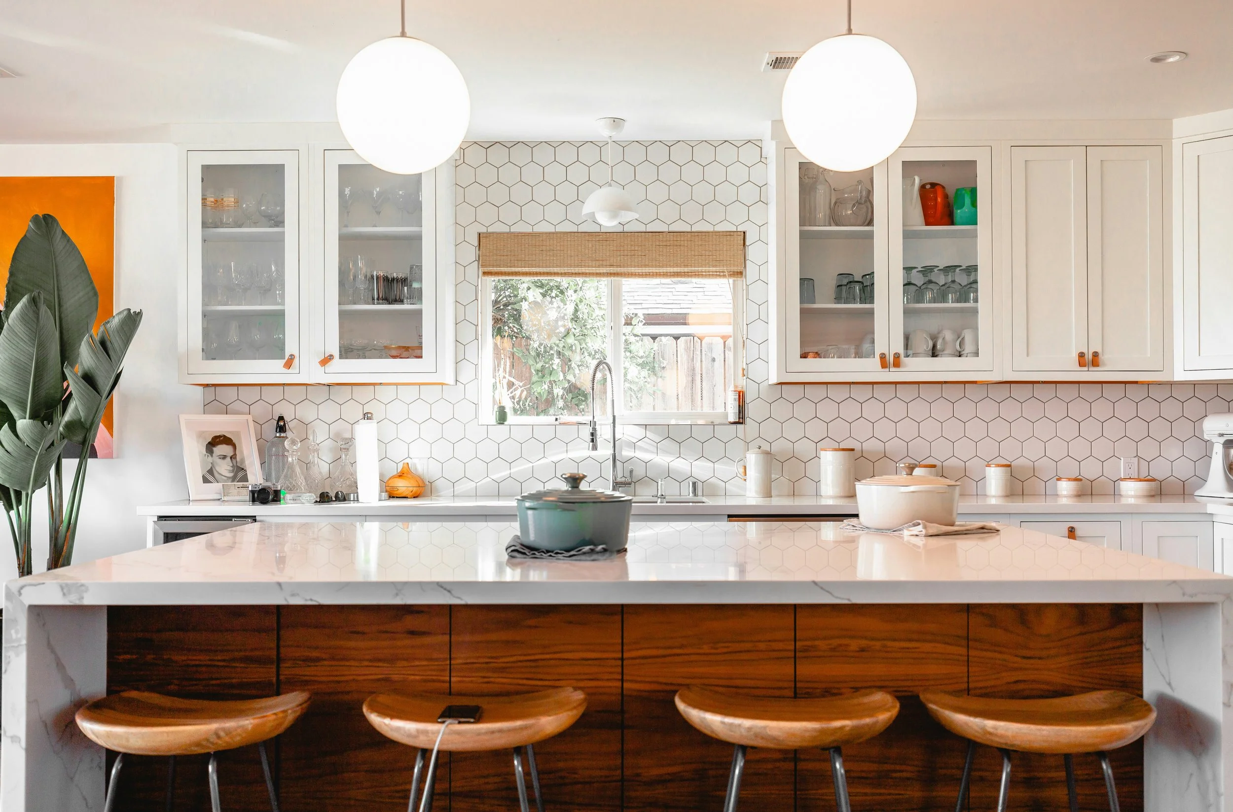 Clean decluttered kitchen in Sammamish Washington home ready to list for sale