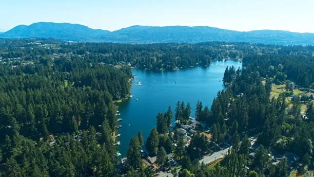 Aerial view of Sammamish Washington showing lake plateau and residential neighborhoods