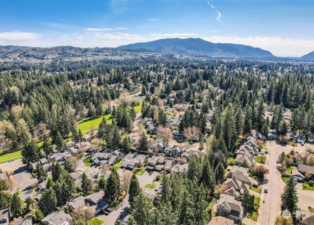 Klahanie Sammamish neighborhood community pool and trail network near Challenger Elementary and Skyline High School