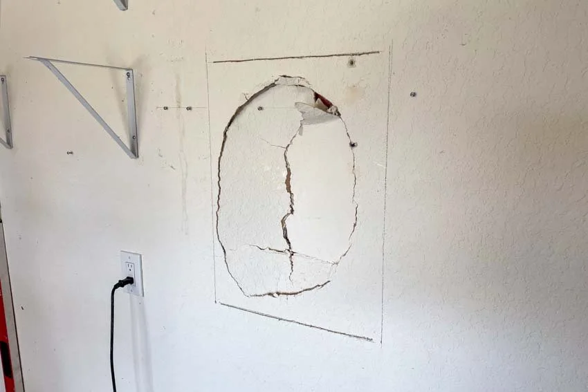 How-to-Patch-a-Hole-in-Drywall-09.jpg