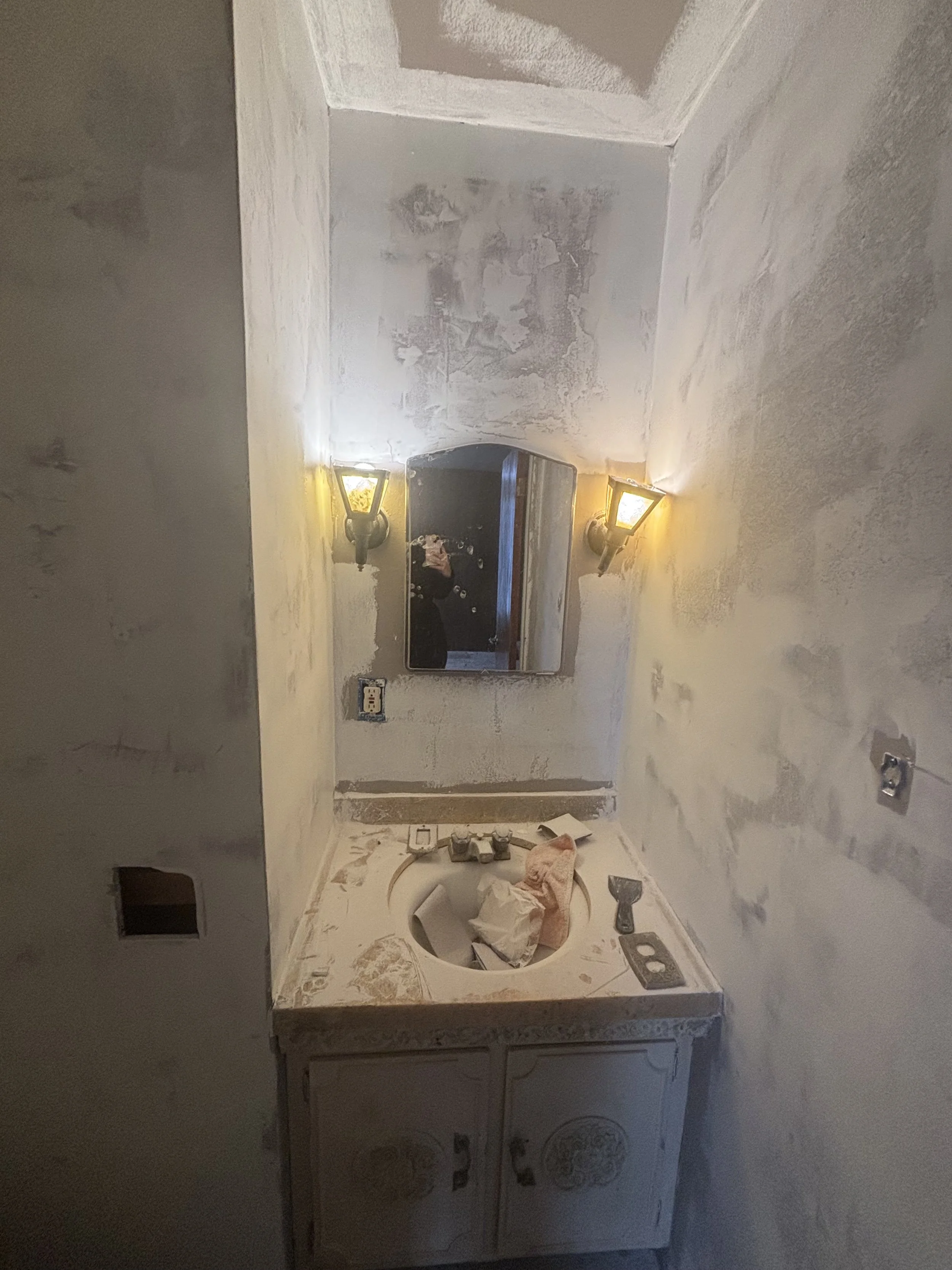 bathroom before.jpeg