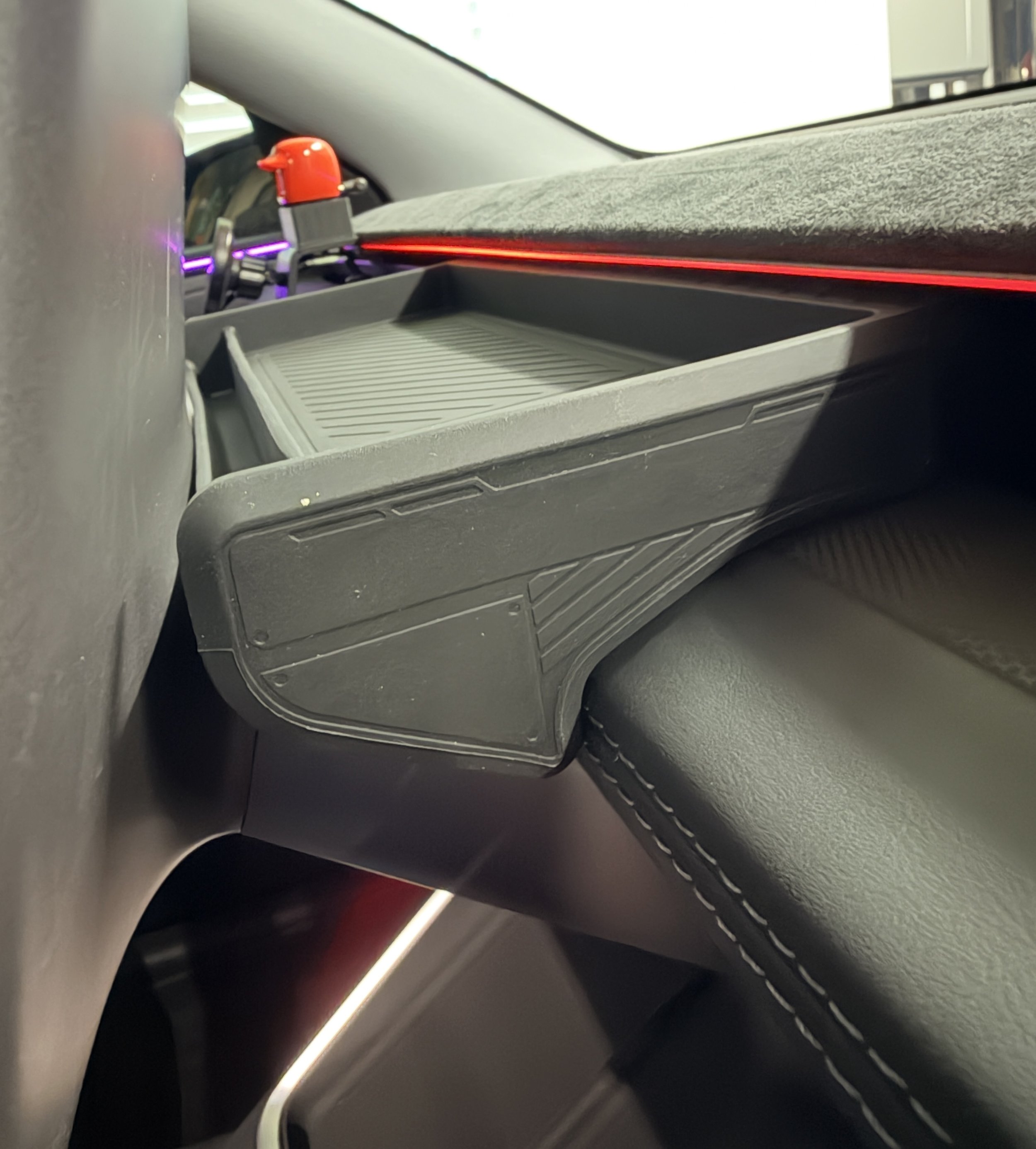 Dashboard-orginization-Tray-Tesla-Model Y Juinper-10.jpg