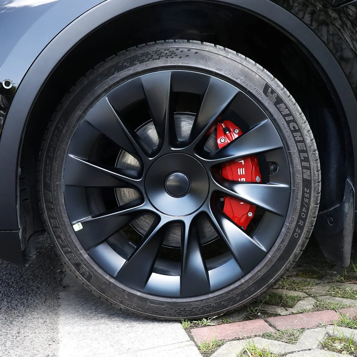 ModelY-Juniper-Brake-Caliper Cover-Red-5.jpg