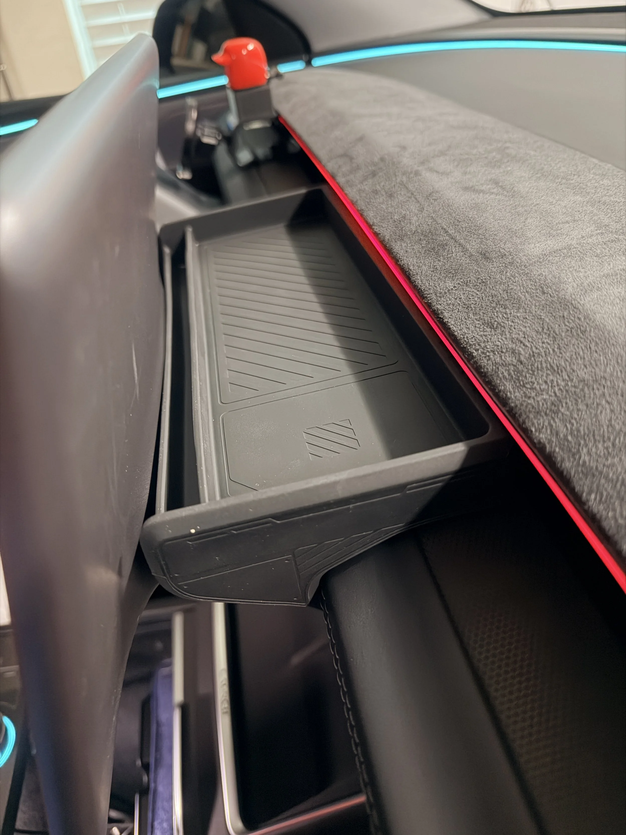 Dashboard-orginization-Tray-Tesla-Model Y Juinper-8.JPG
