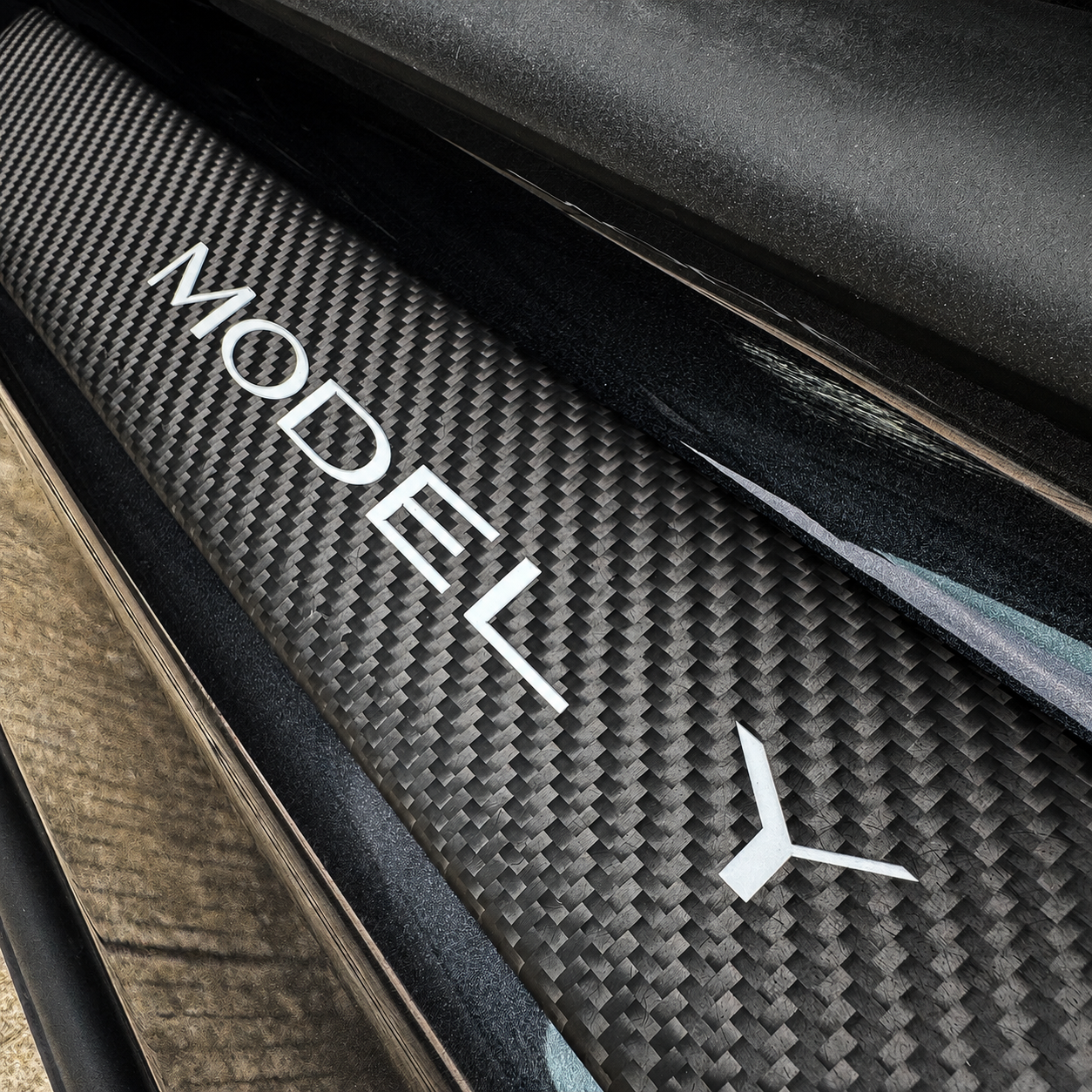 Model Y Juniper - Carbon Fiber Door Sill Trim - Gloss : Matte- 5.png
