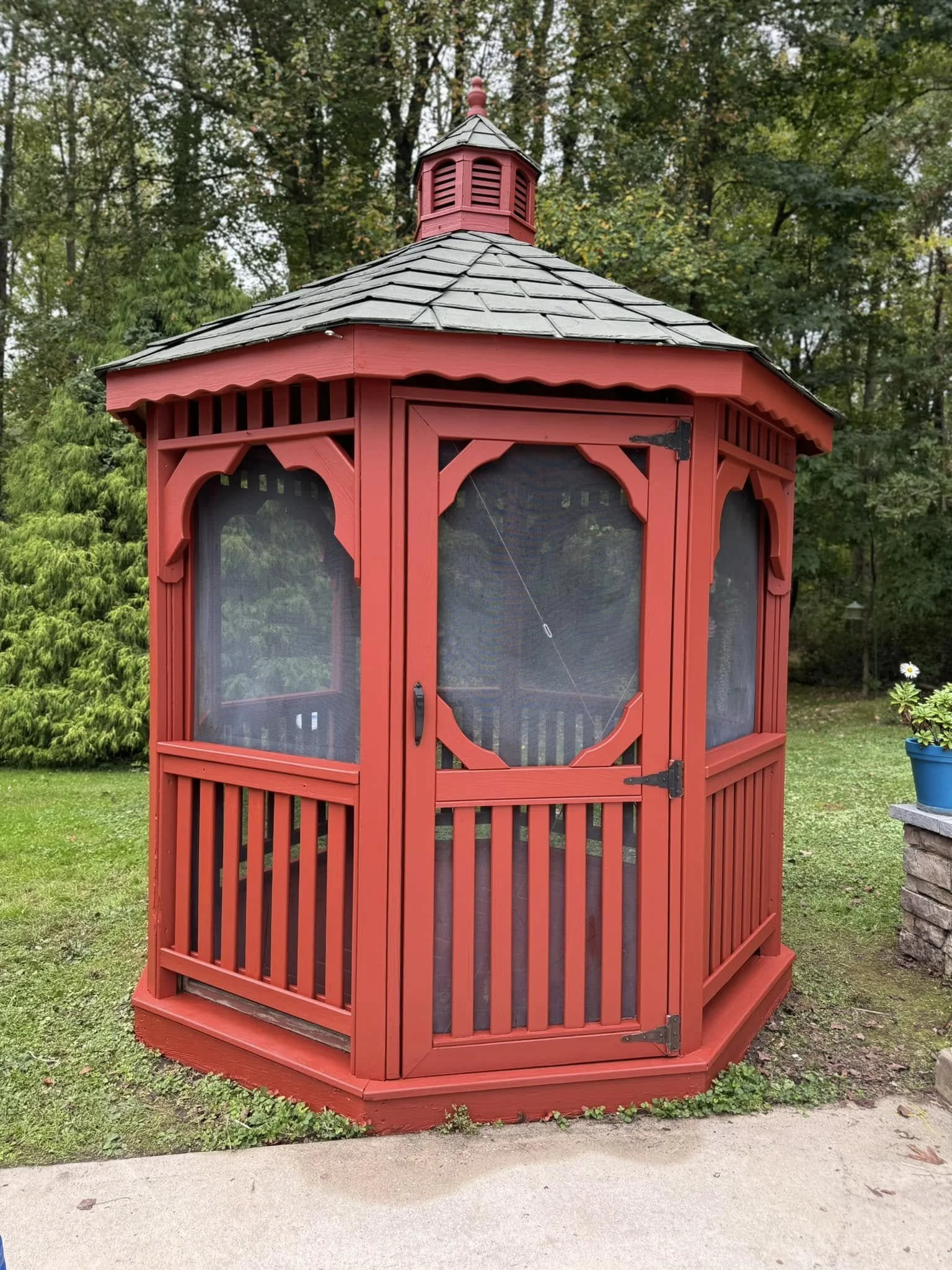 Exterior 4.jpg