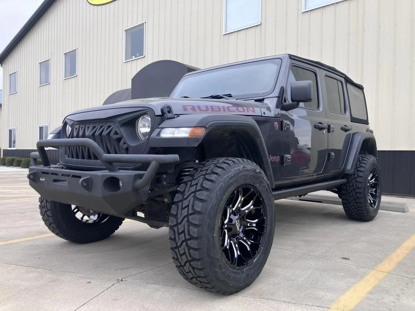 Wheel and tire mounting and balancing at Grenade Offroad
