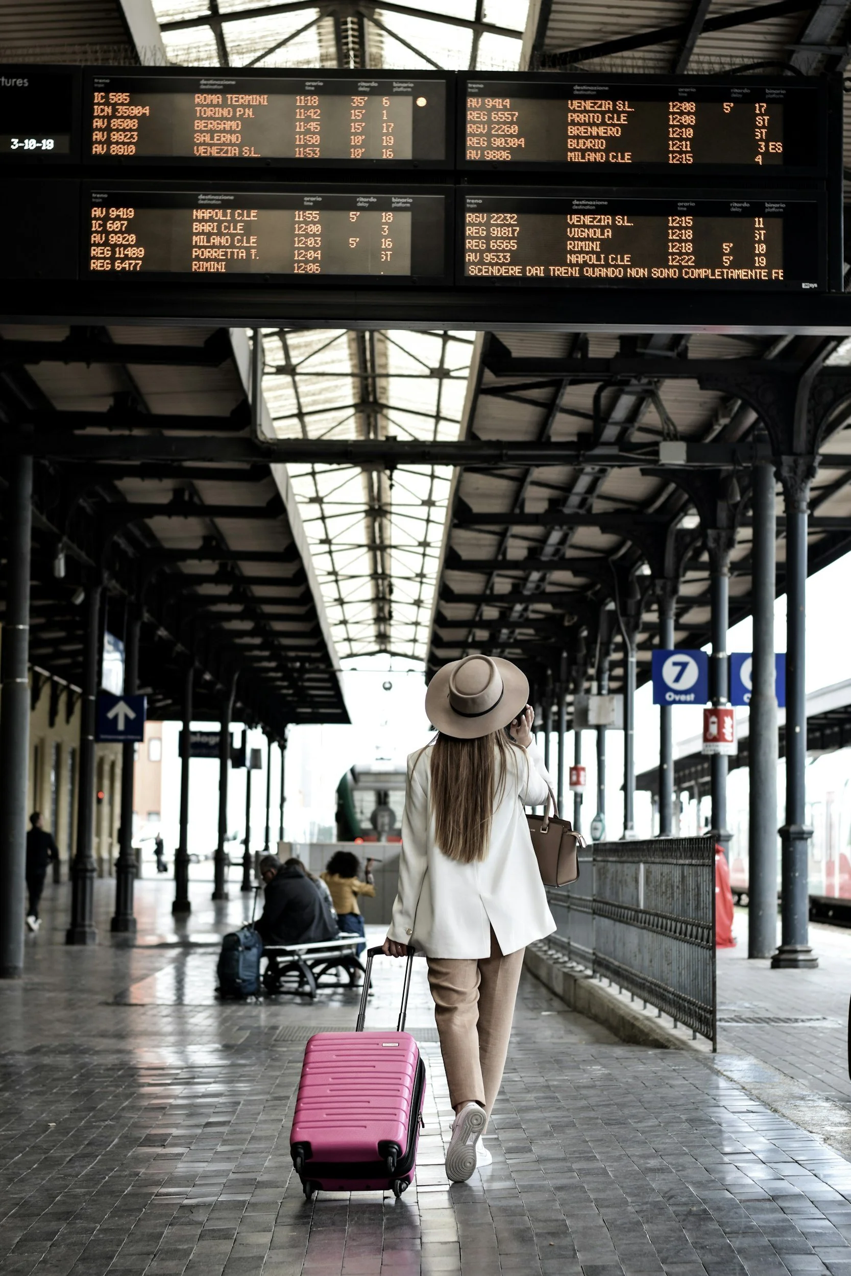 Do you want to navigate the airport like a professional traveler?