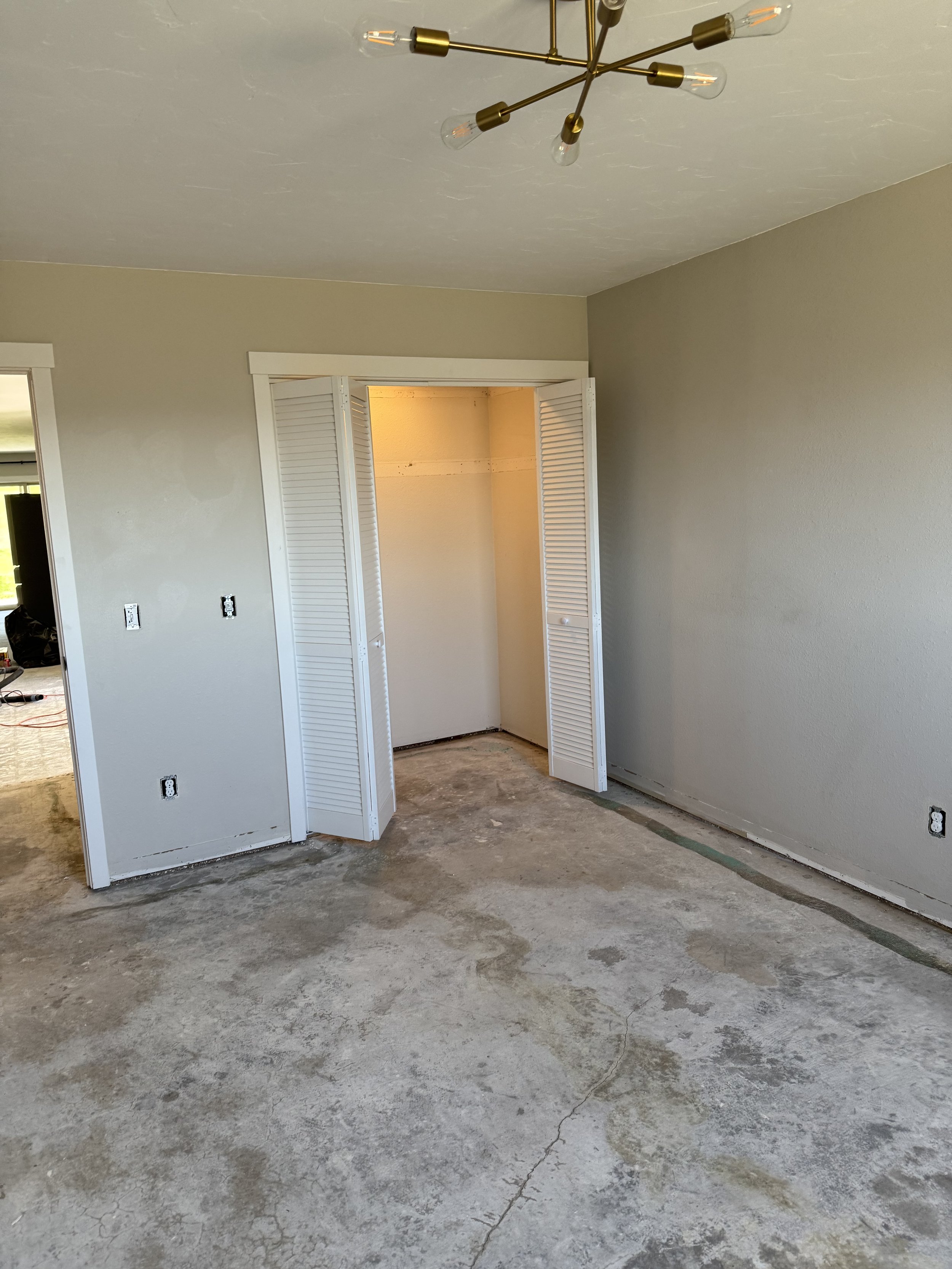 Guest bedroom closet.