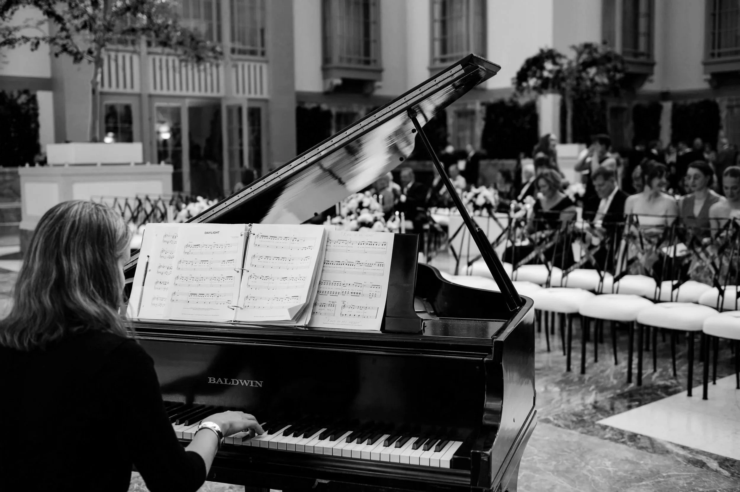 Piano player at a Chicago Wedding