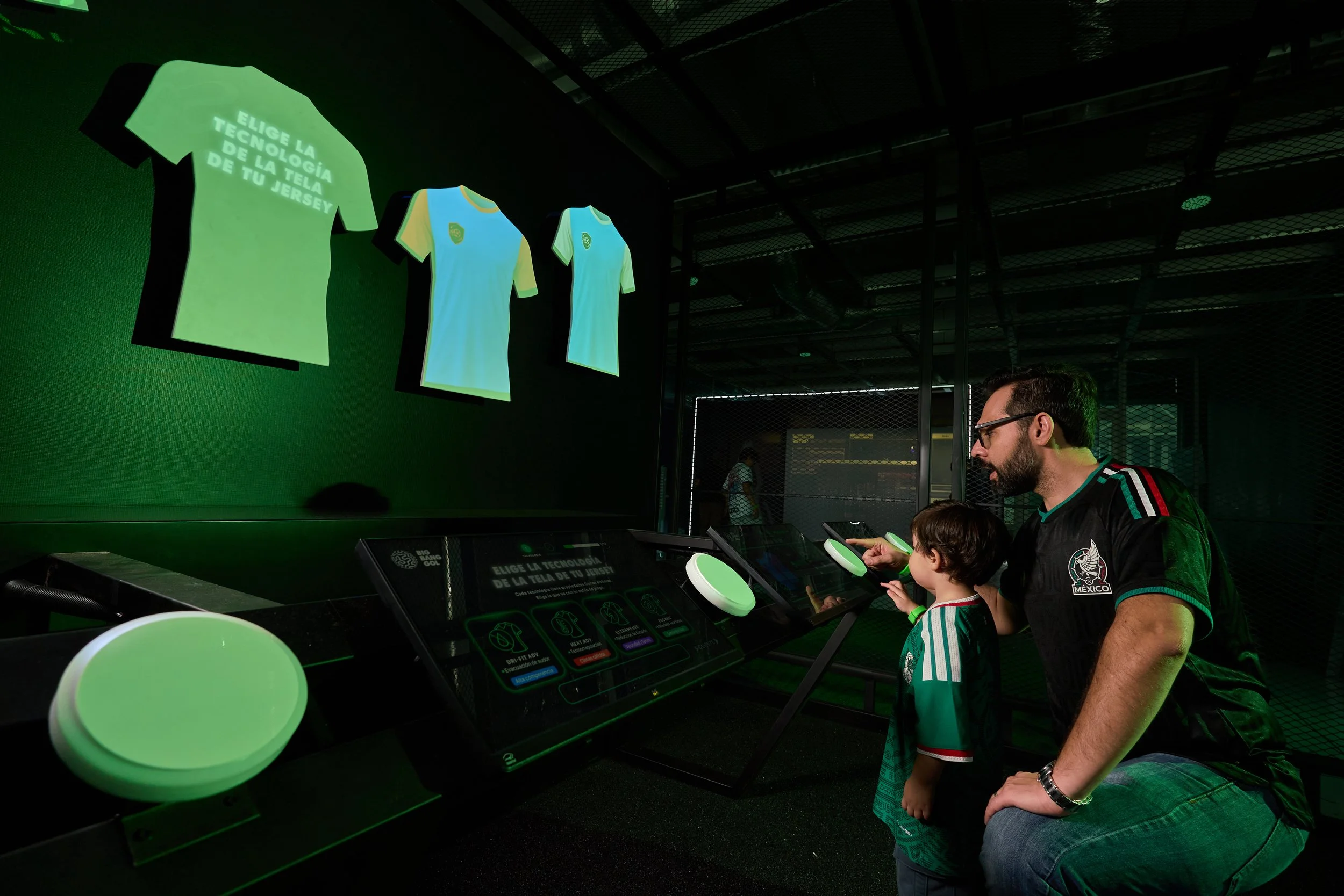Aprende de tecnología y diseña el jersey de tu avatar.