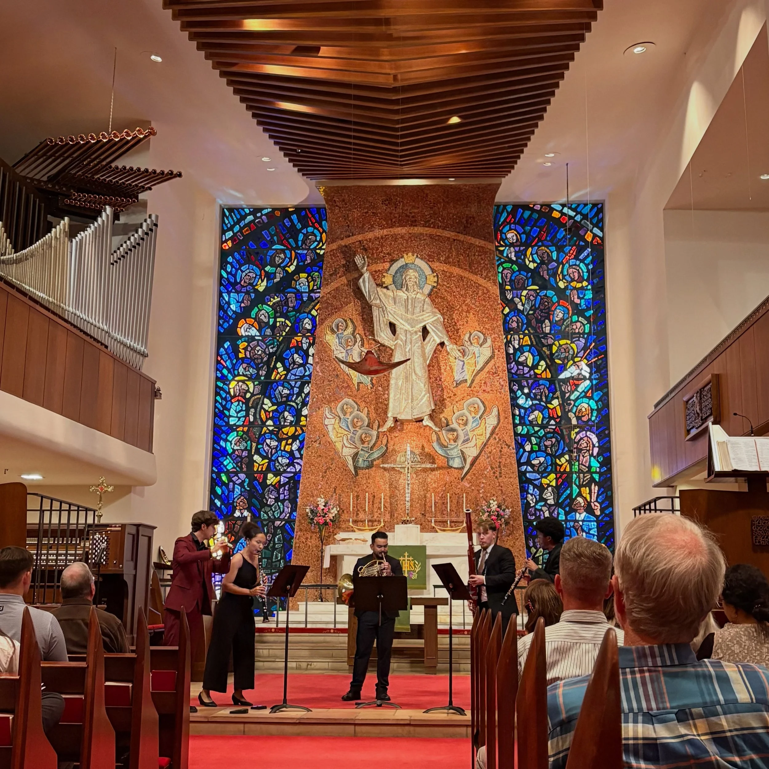 First QCCM concert 🥳✅

What a night!! Thank you to everyone who came out to support the launch of Queen City Chamber Music and celebrated with us at the reception afterward🤩🎉

It was so special to see the room filled with familiar faces, meet so m