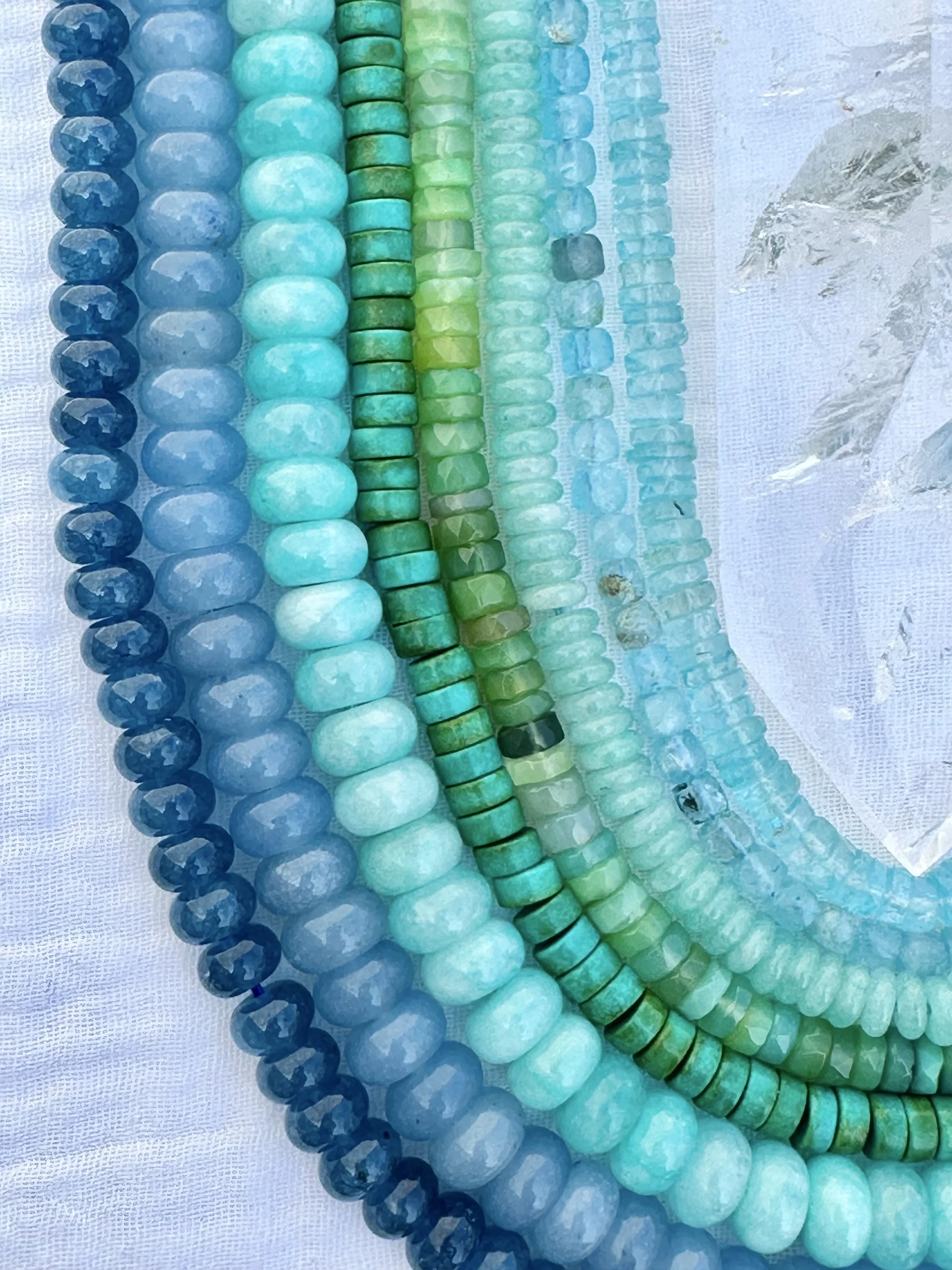 Balii_crystals_uluwatu_wild_flowers_2.jpg