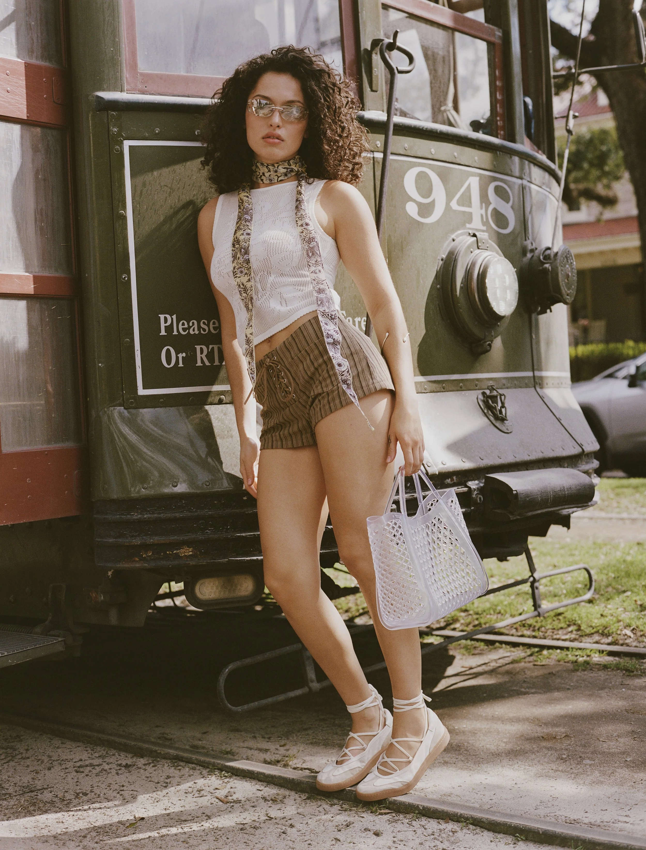 DOLCEVITA-SNEAKER_NYOMIE_IVORY MULTI LEATHER_DOLCEVITA-HANDBAG_TOAST_CRYSTAL JELLY_2.jpg