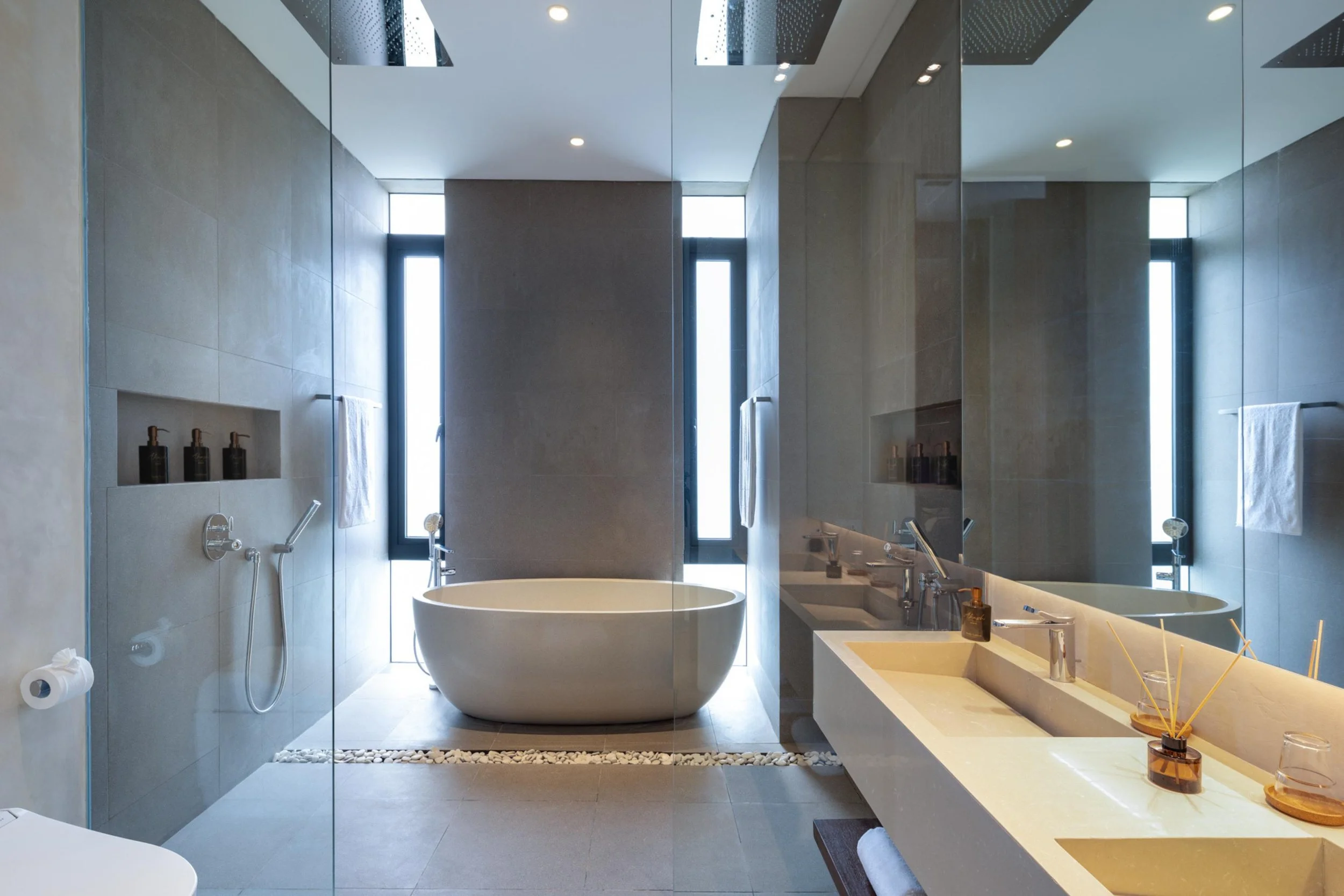 Akashi Residence Ensuite Bathroom