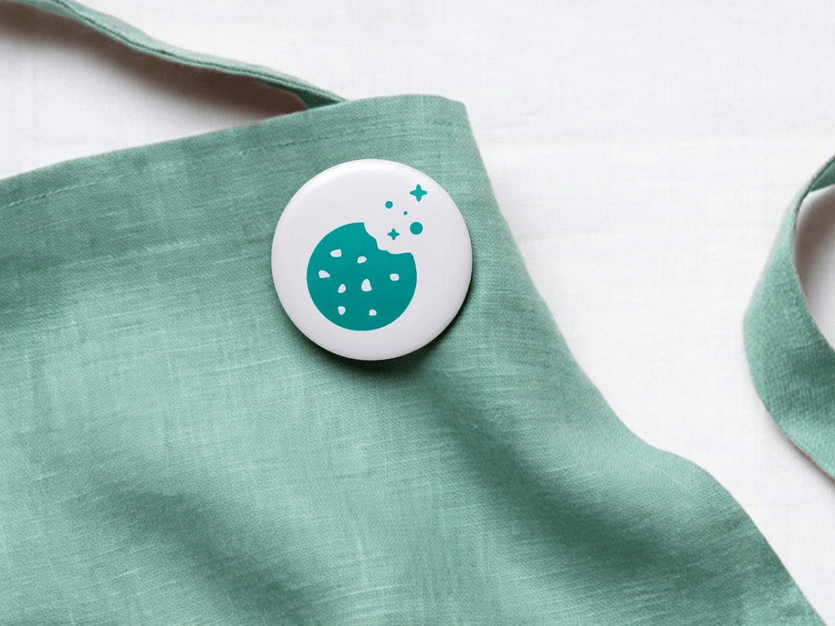 apron pin.png