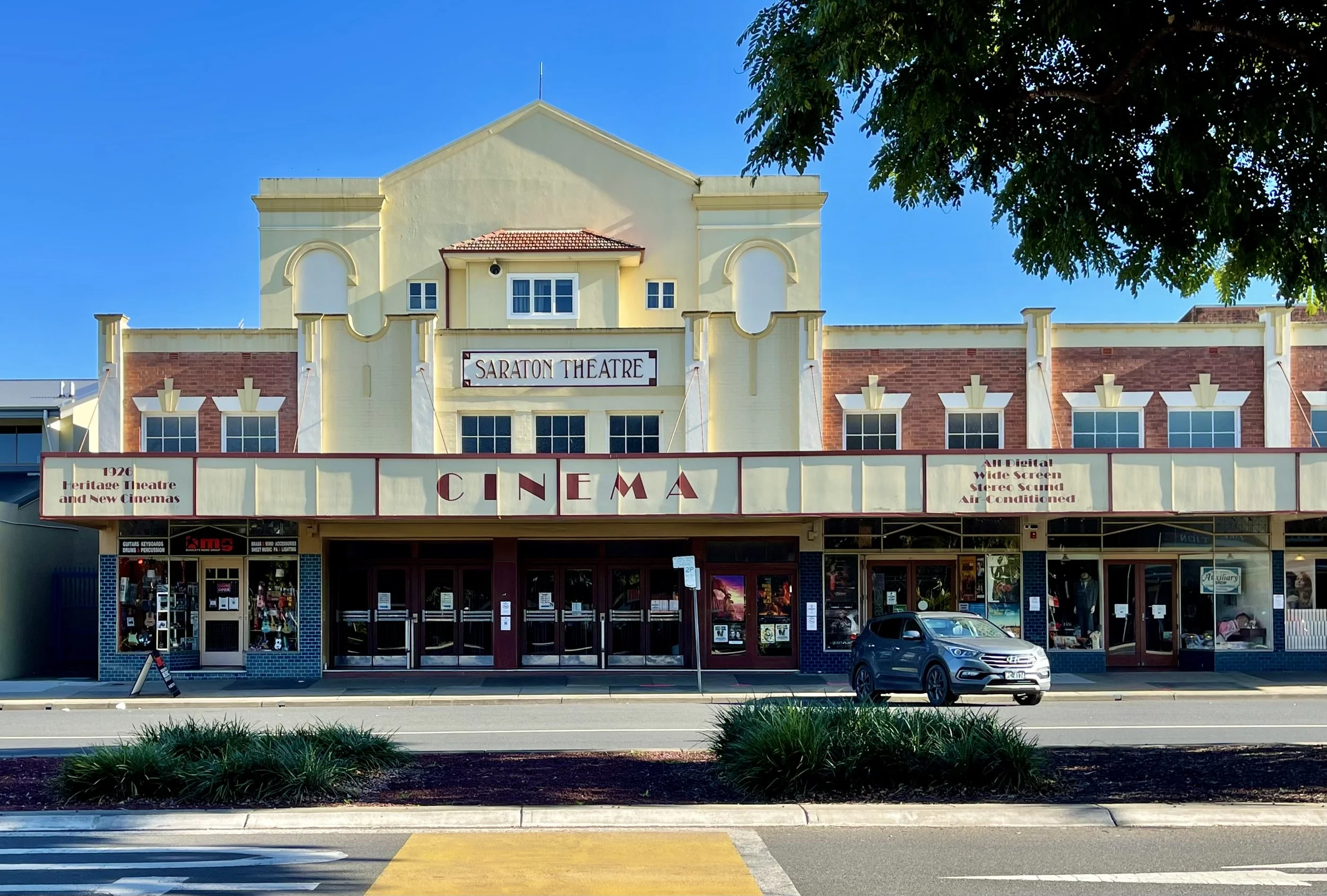 Saraton_Theatre,_Grafton,_NSW,_2021,_03.jpg