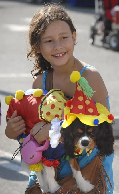 GirlandClown.jpg