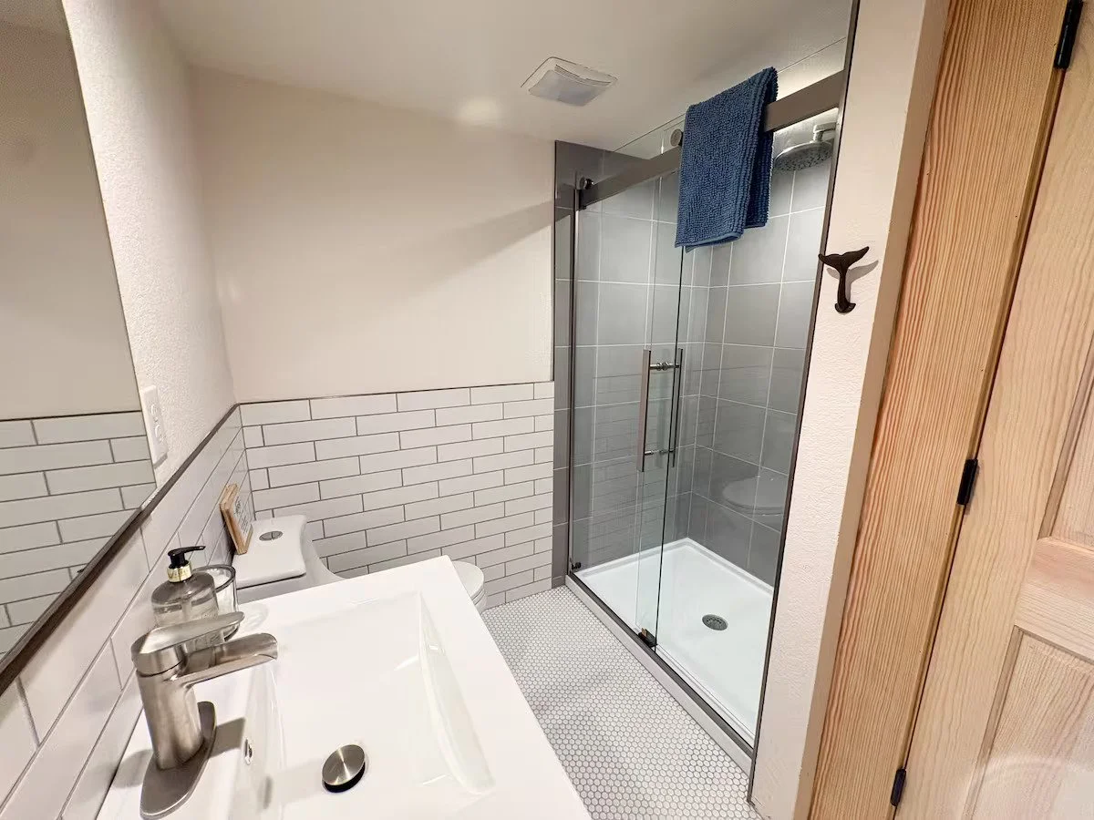 Sunrise Surf Shack - Bathroom