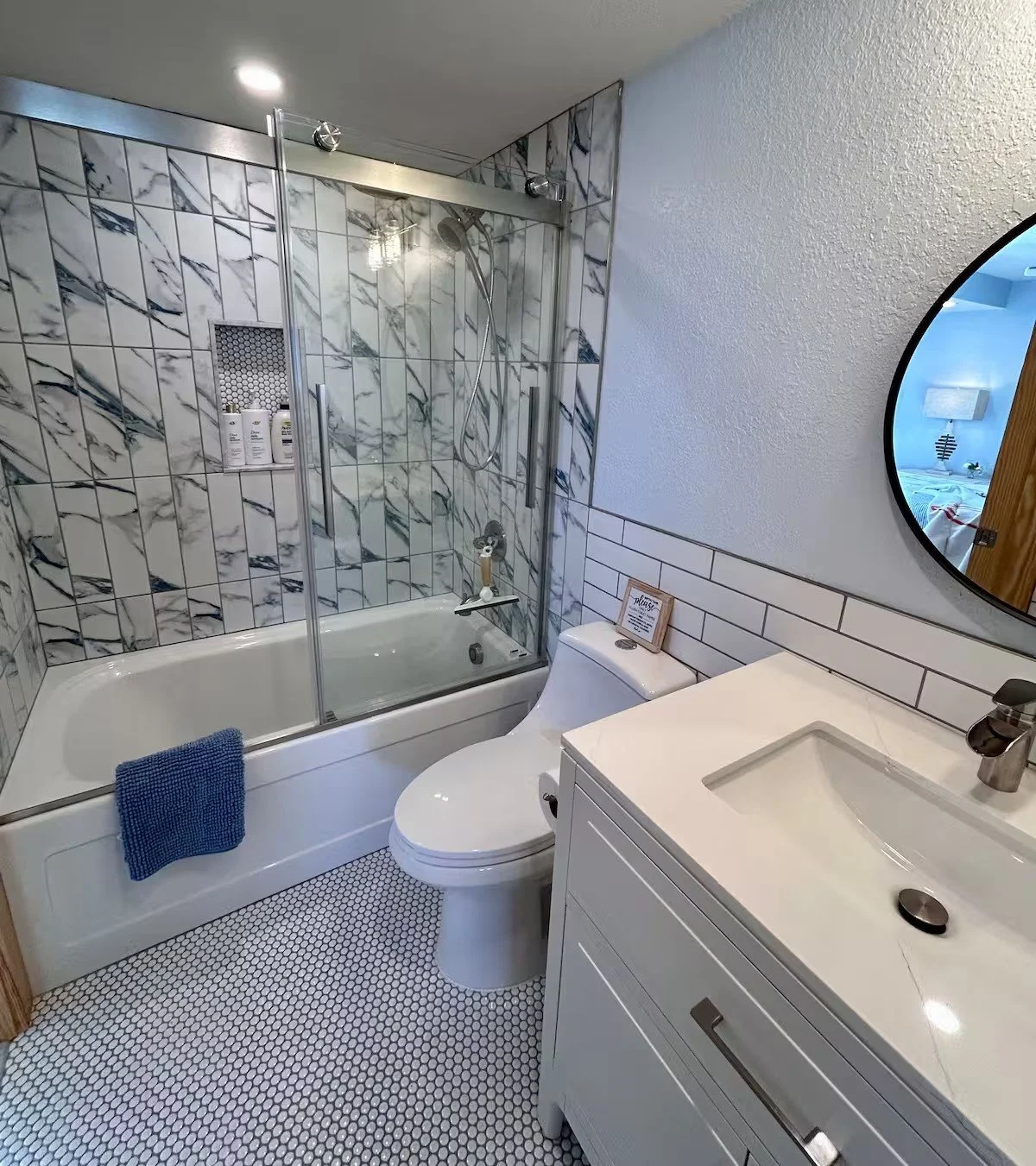 Ocean Spray - Full Bathroom 1