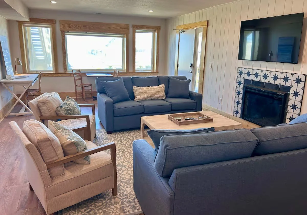 Ocean Spray - Living Room - Right View