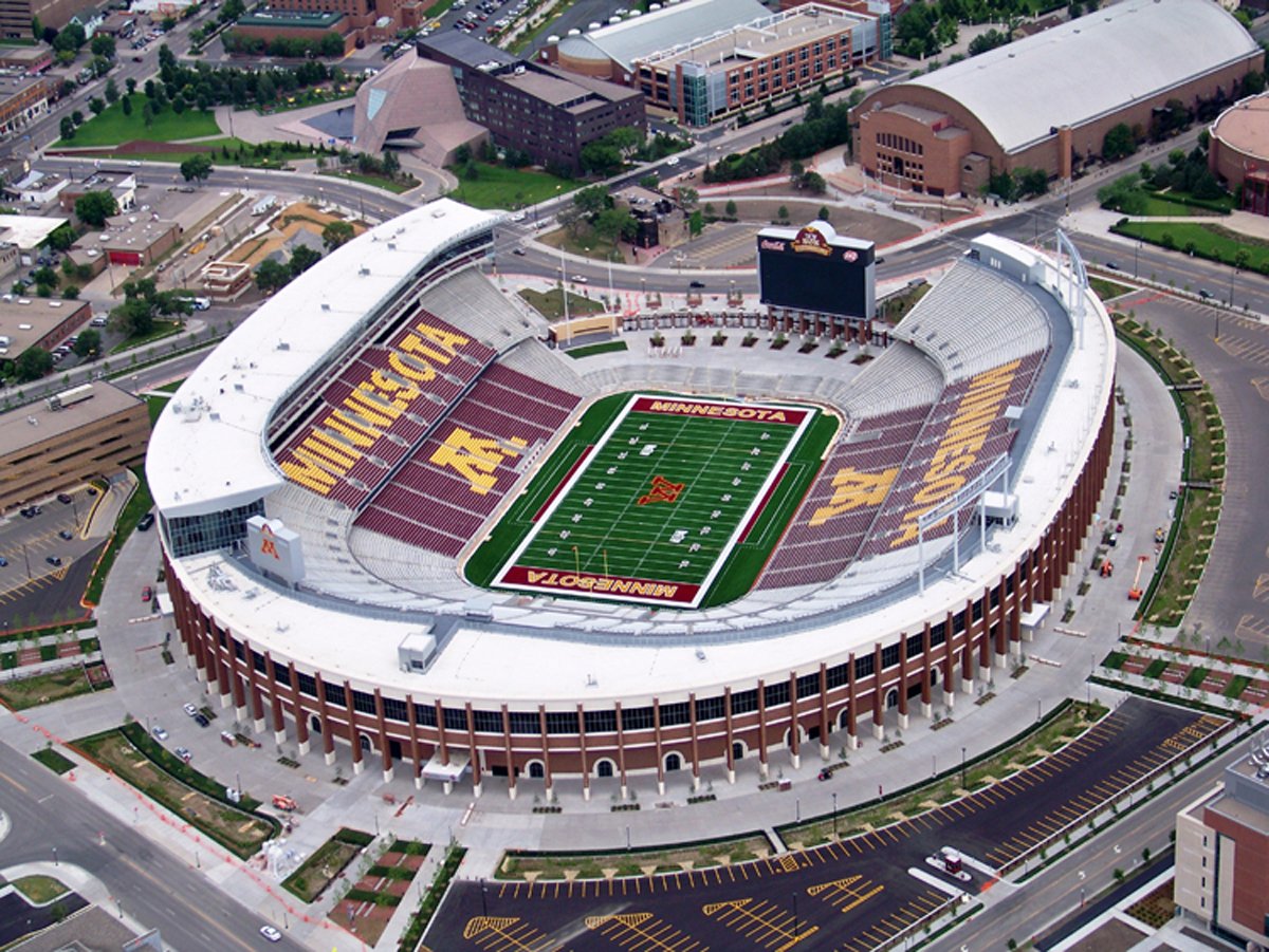 Show your school spirit with game days at TCF Bank Stadium just a short walk away 🏈 

#Gophers #GameDay #UMNLife #CollegeExperience