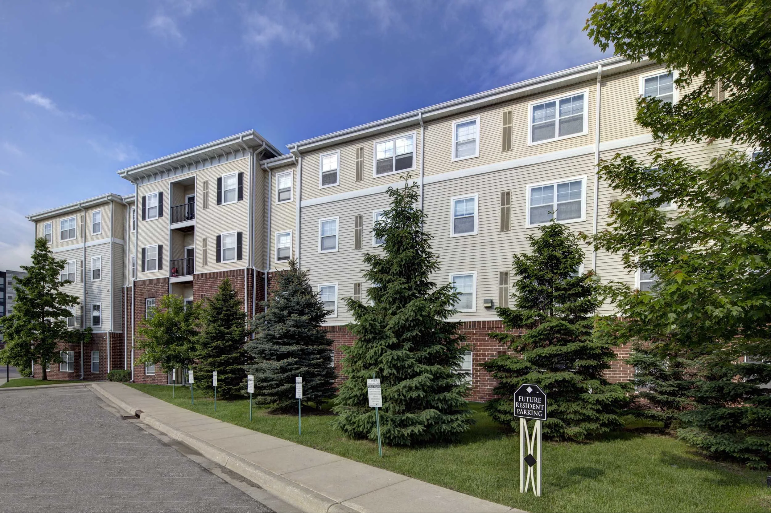 University Commons | UMN Off-Campus Apartments | Apartment Exterior