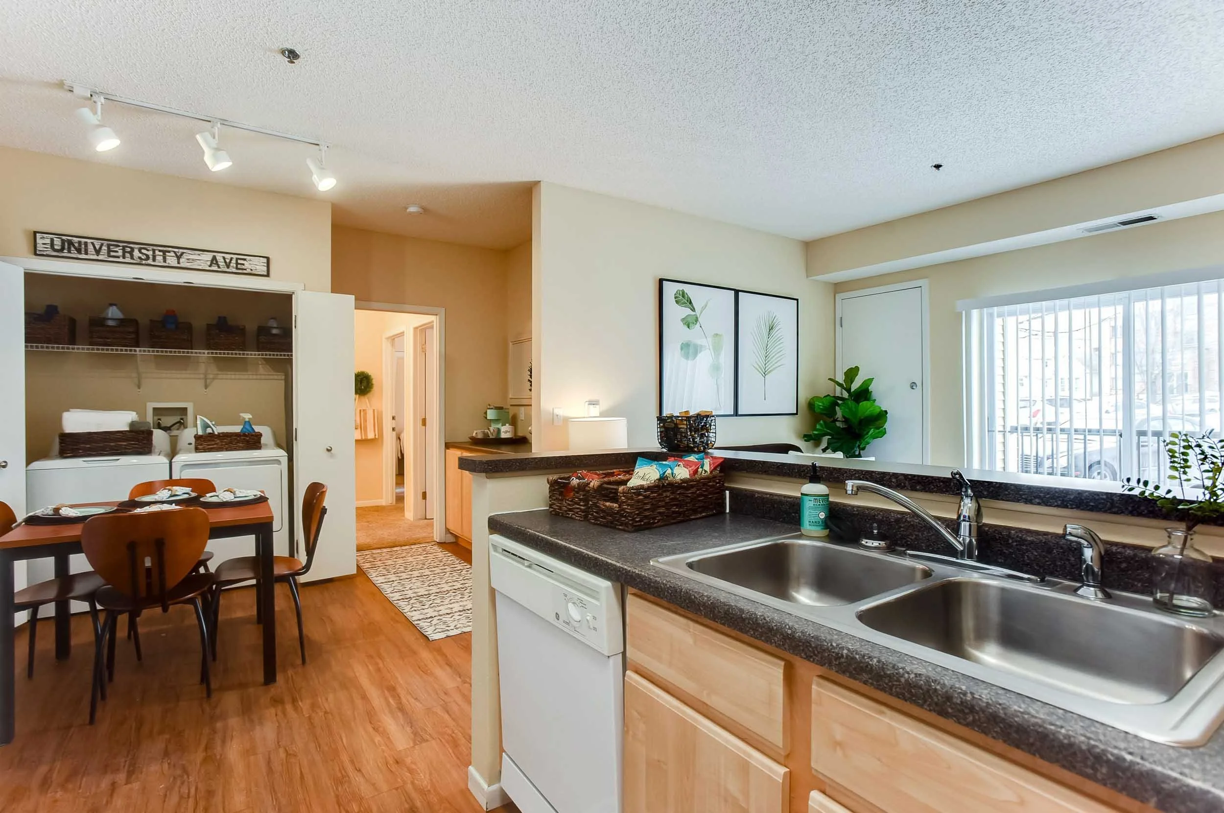 University Commons | UMN Apartments | Kitchen and Dining Area