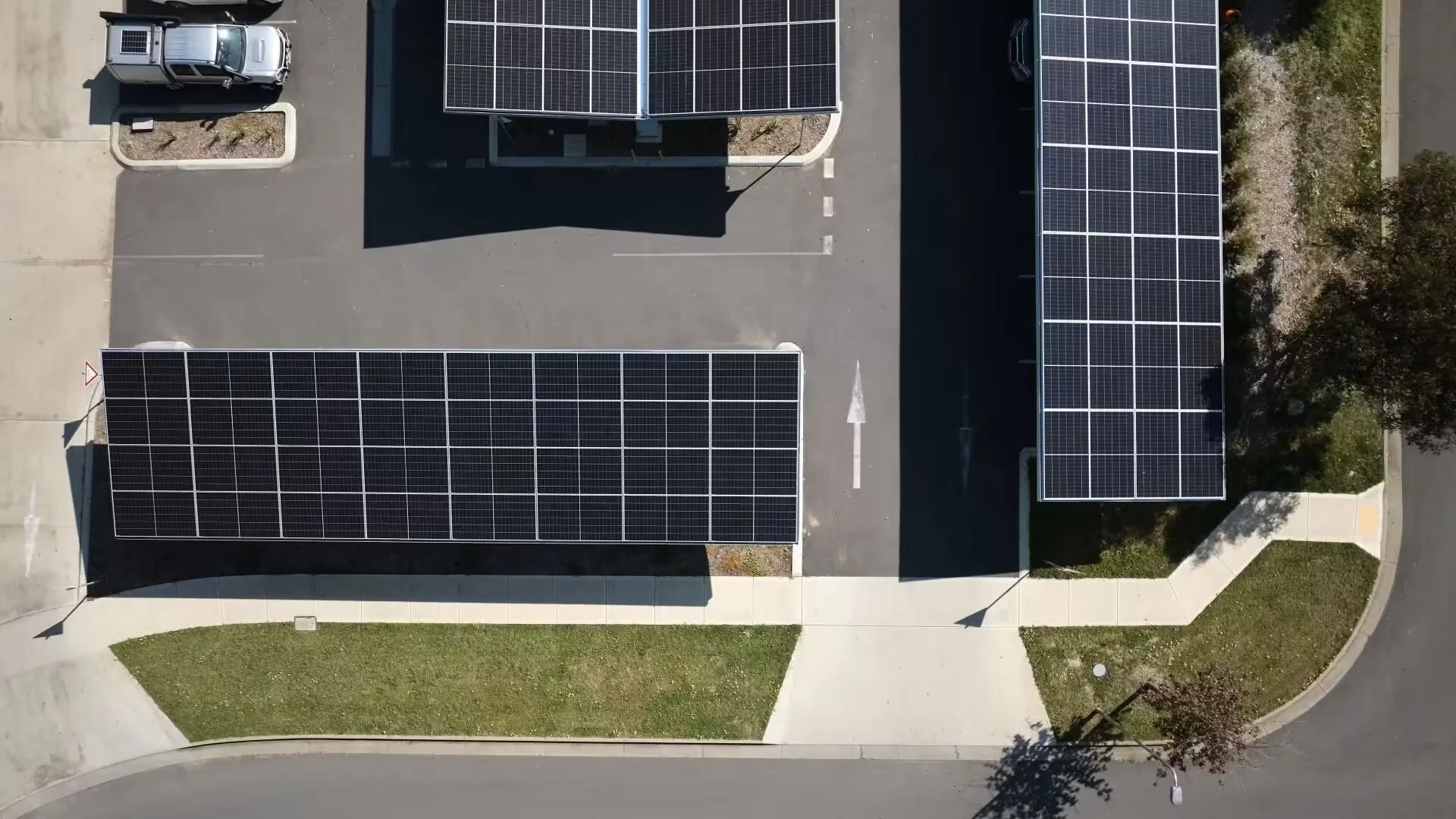 IGA Baranduda prefabricated solar canopy