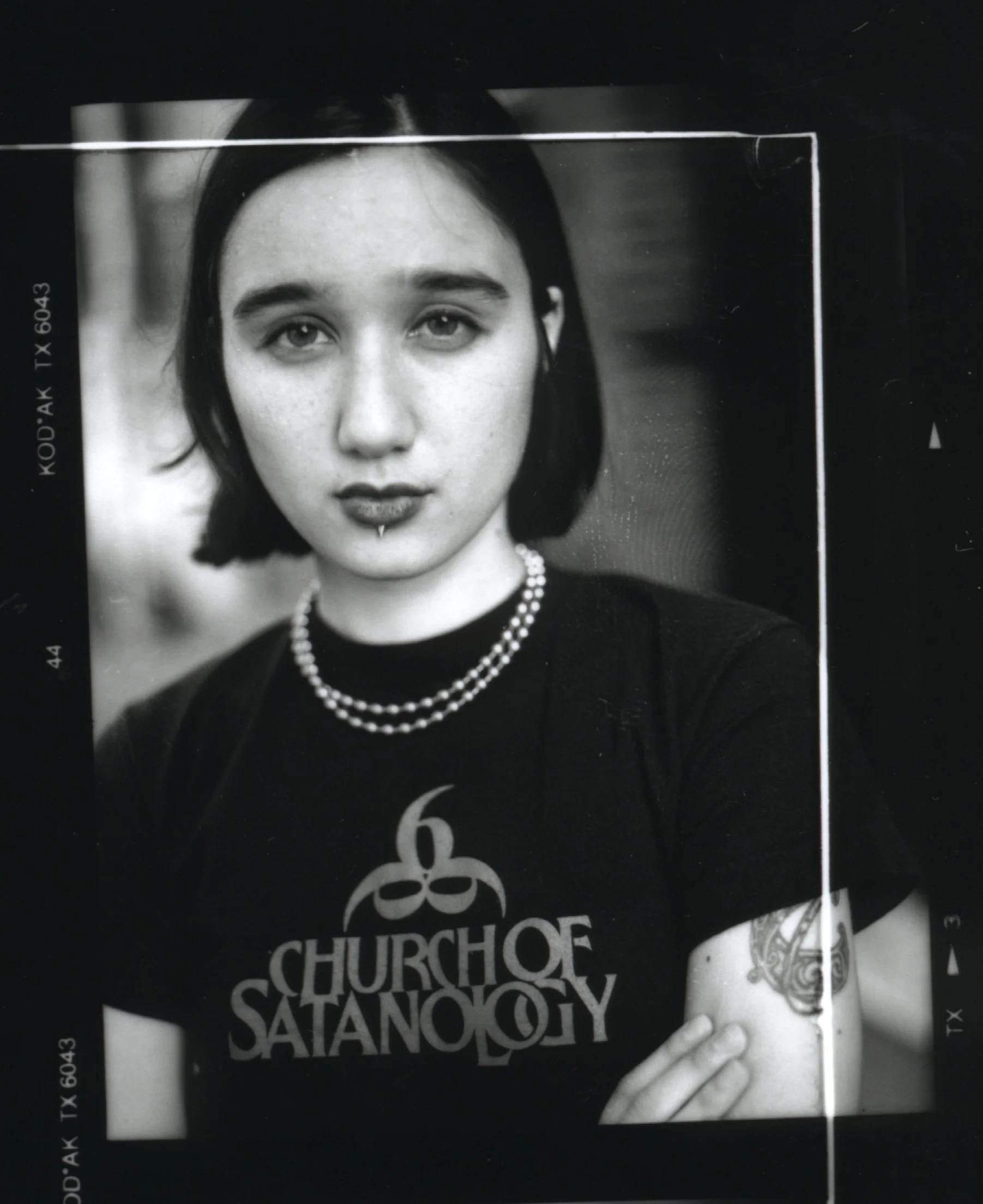 Independent film punk actress on the set of 90s NYC independent movie 'Threat' in 1998.