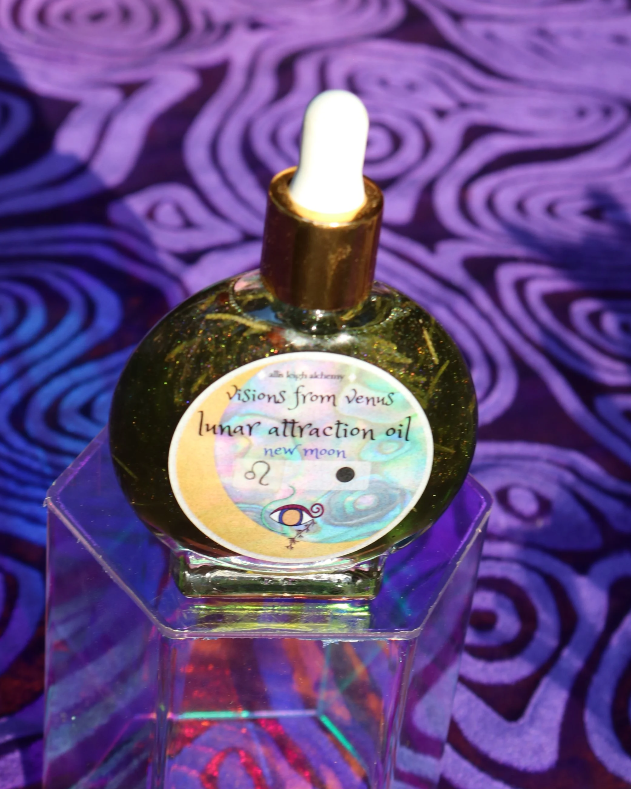 leo lunar attraction oil