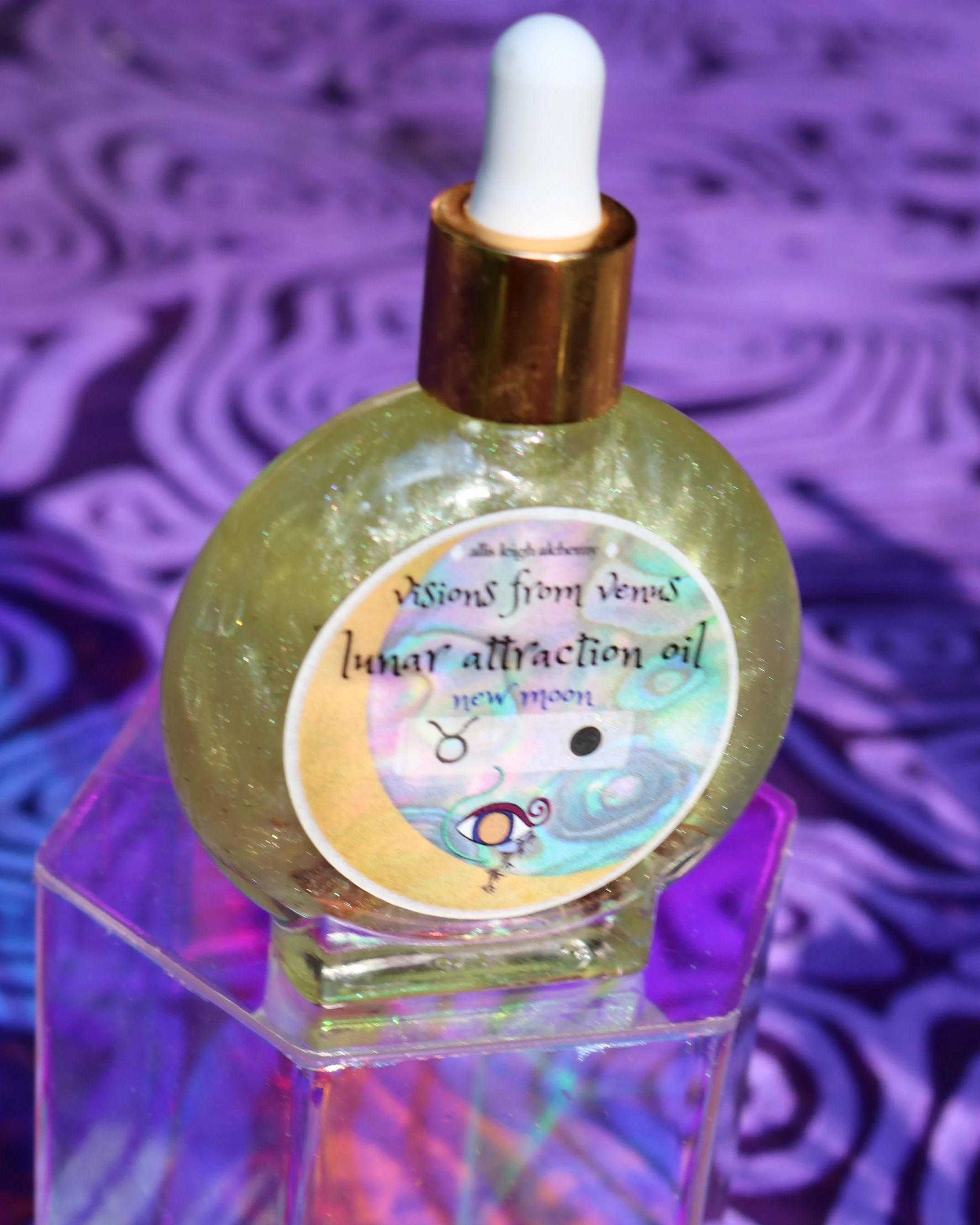 taurus lunar attraction oil